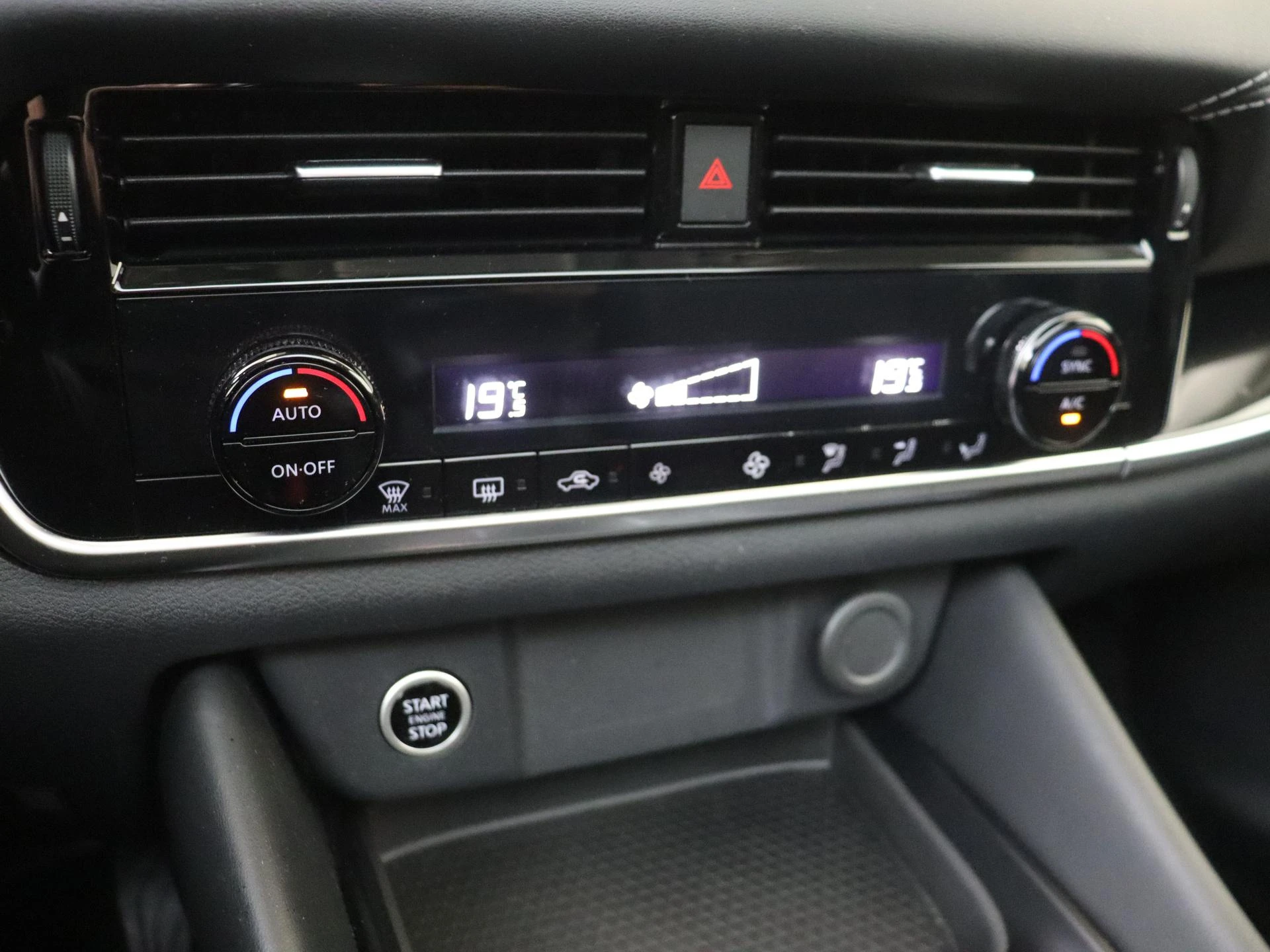 Nissan-QASHQAI-image-18