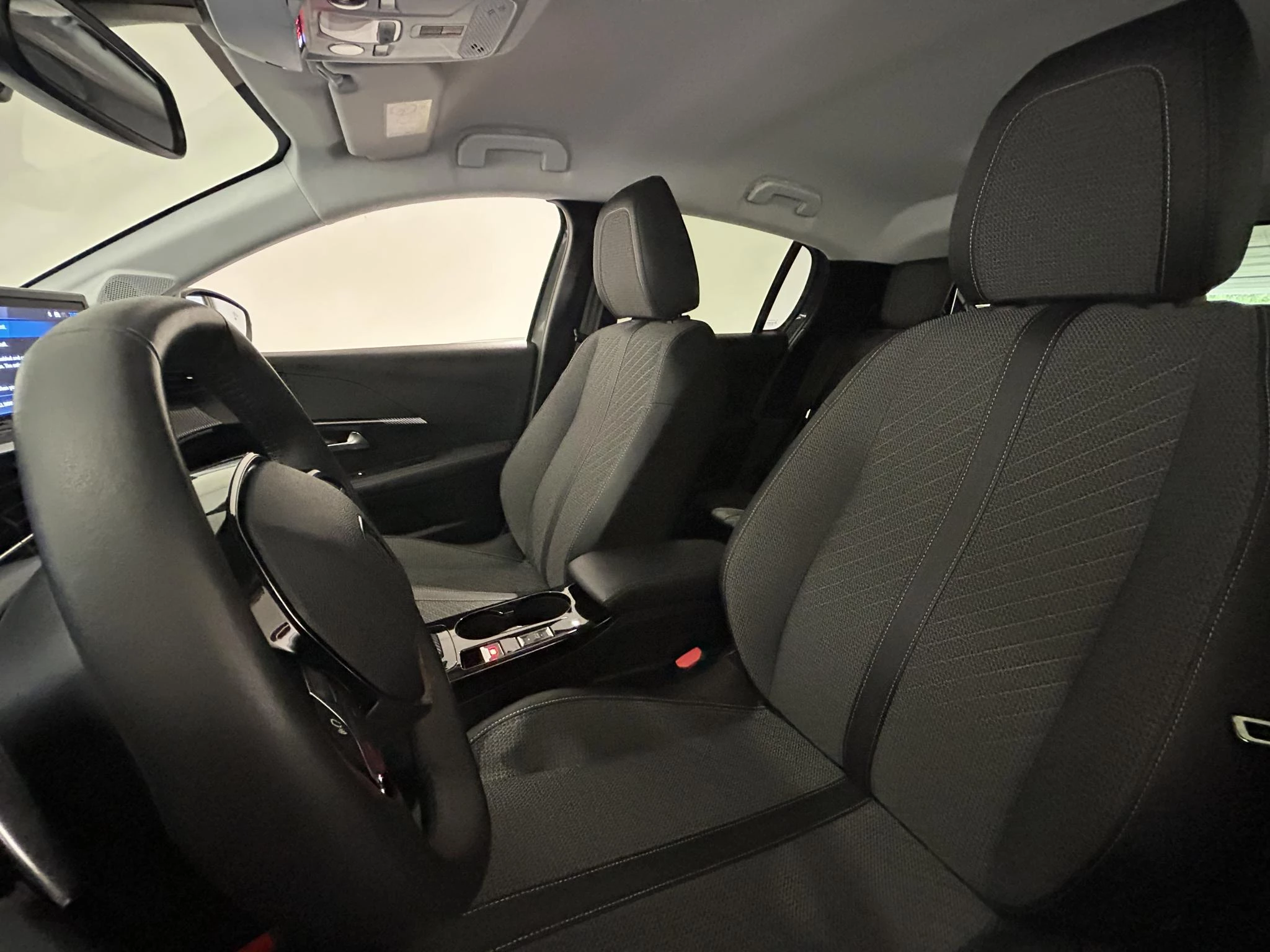 Peugeot-208-image-19