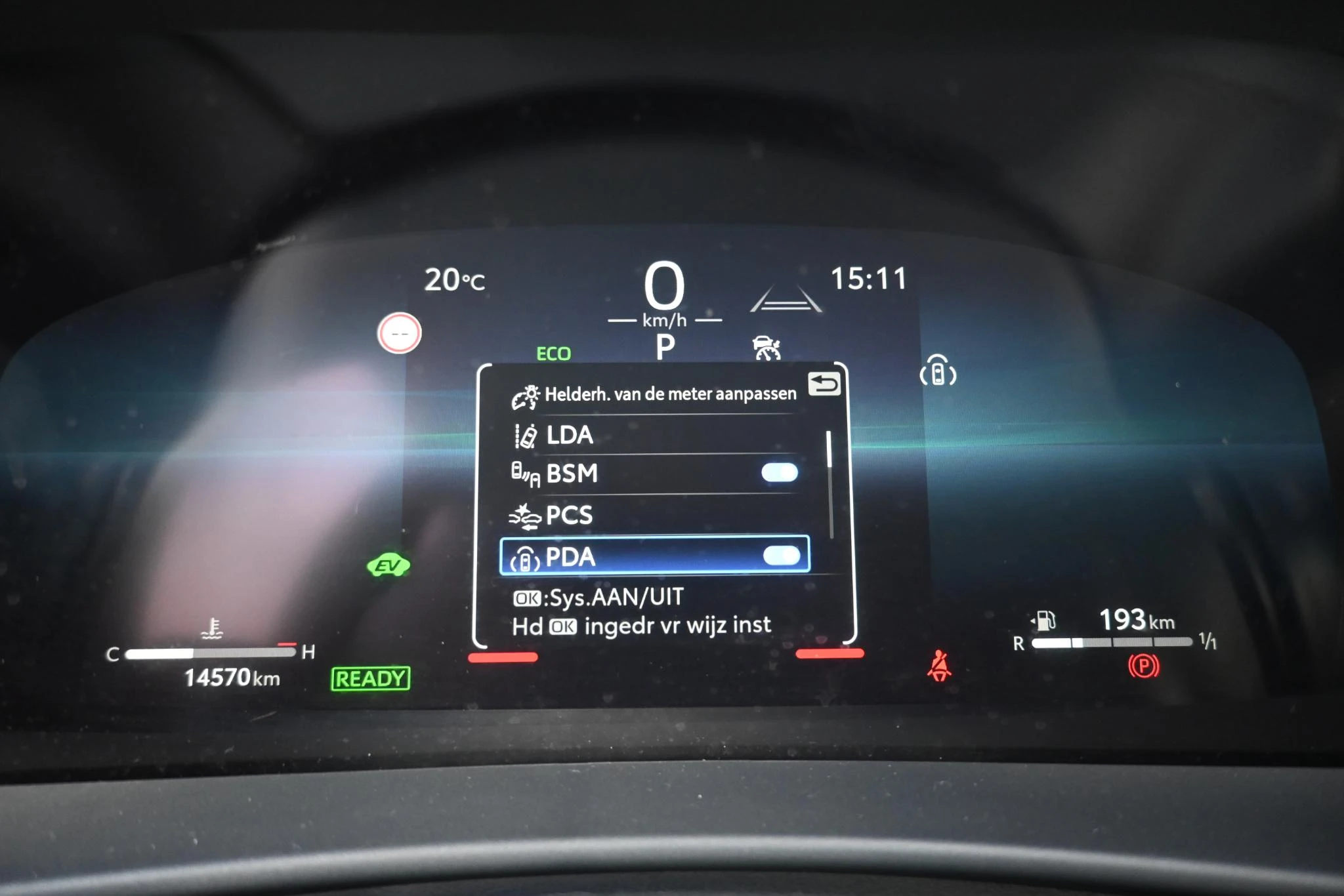 Toyota-C-HR-image-19