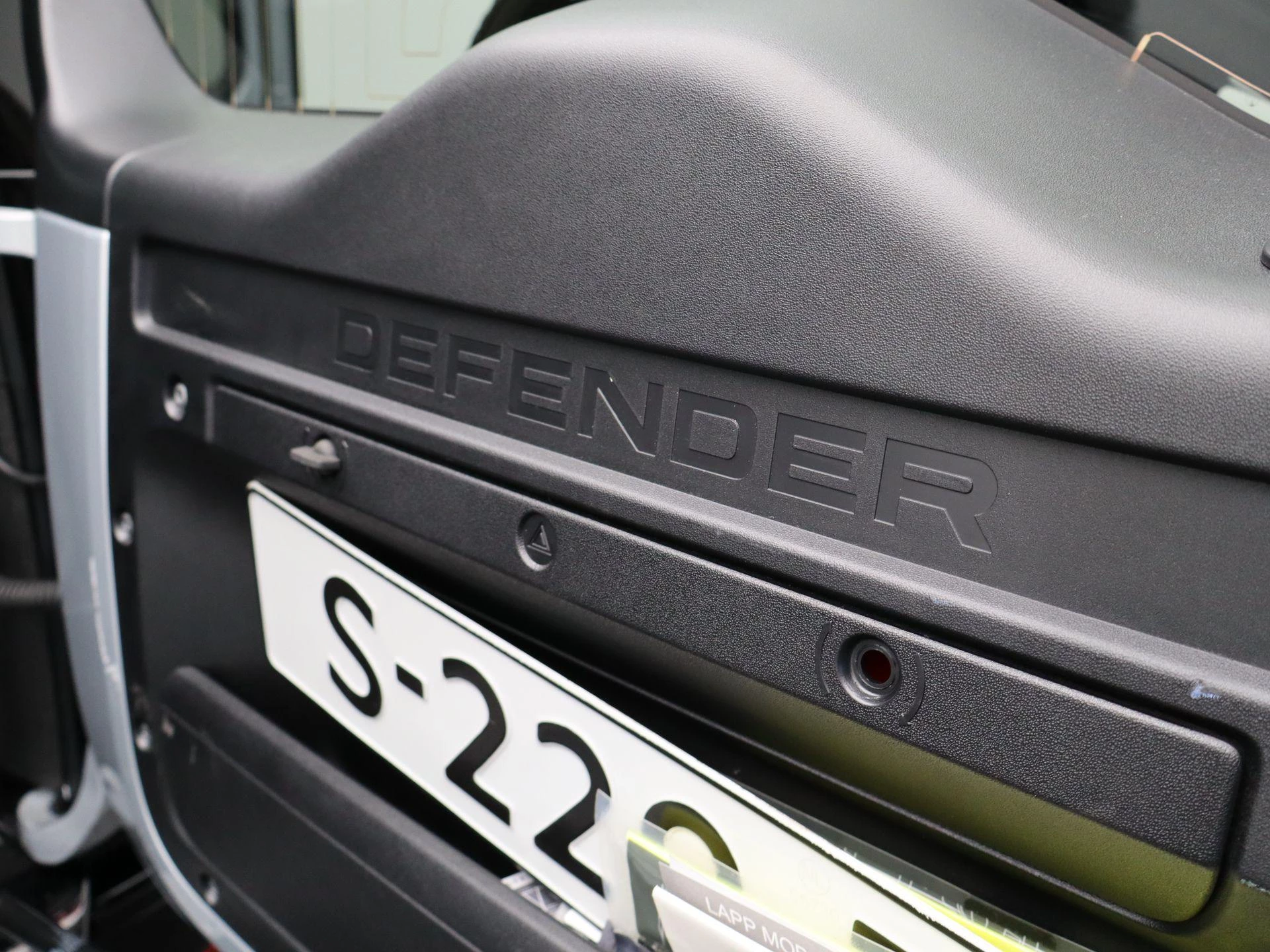 Land Rover Defender 110 P400e XS Edition