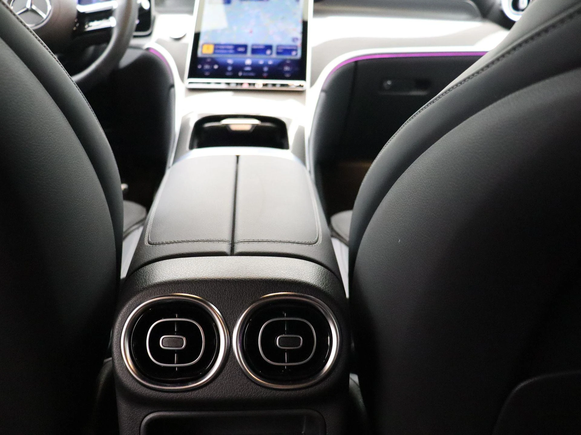 Mercedes-Benz-GLC-image-18