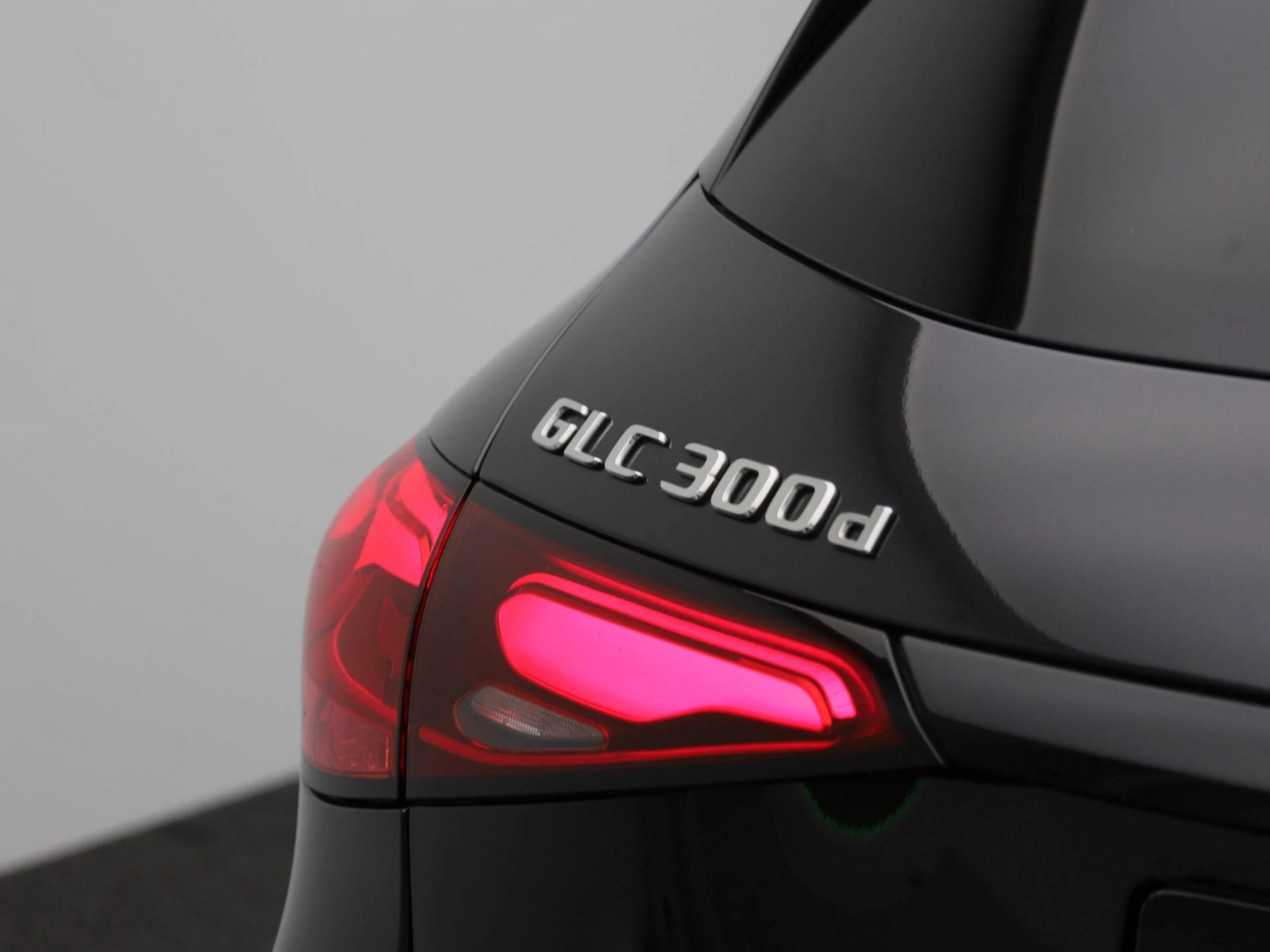 Mercedes-Benz-GLC-image-46