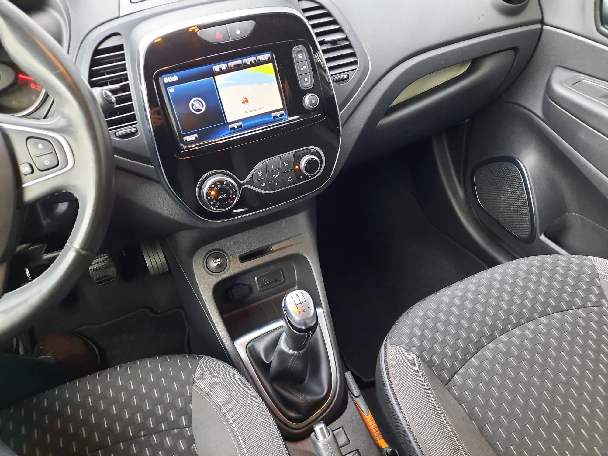 Renault-Captur-image-13