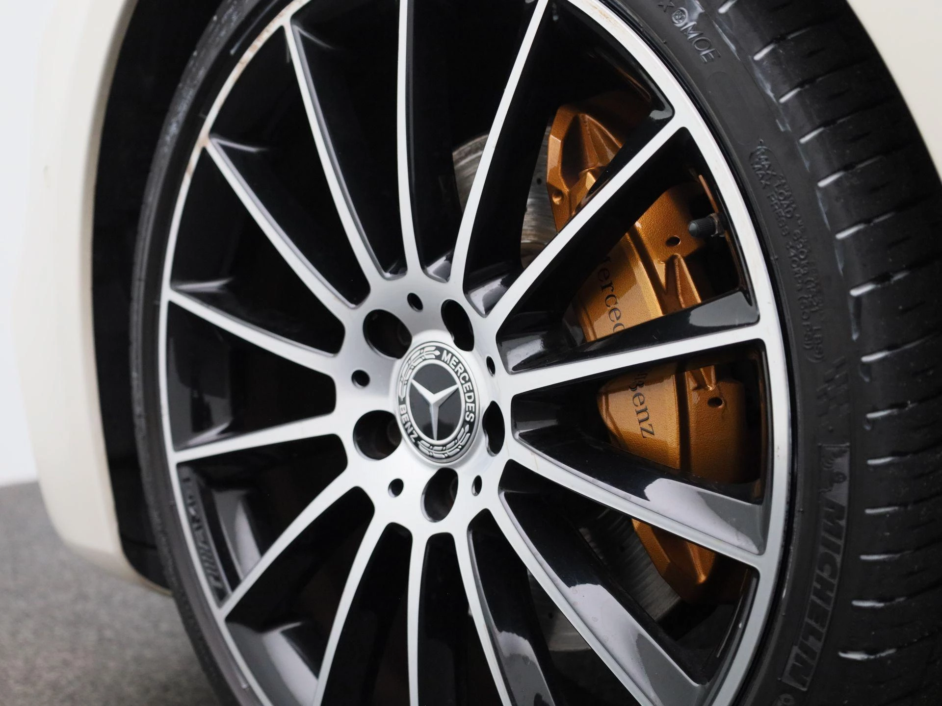 Mercedes-Benz-E-Klasse-image-51