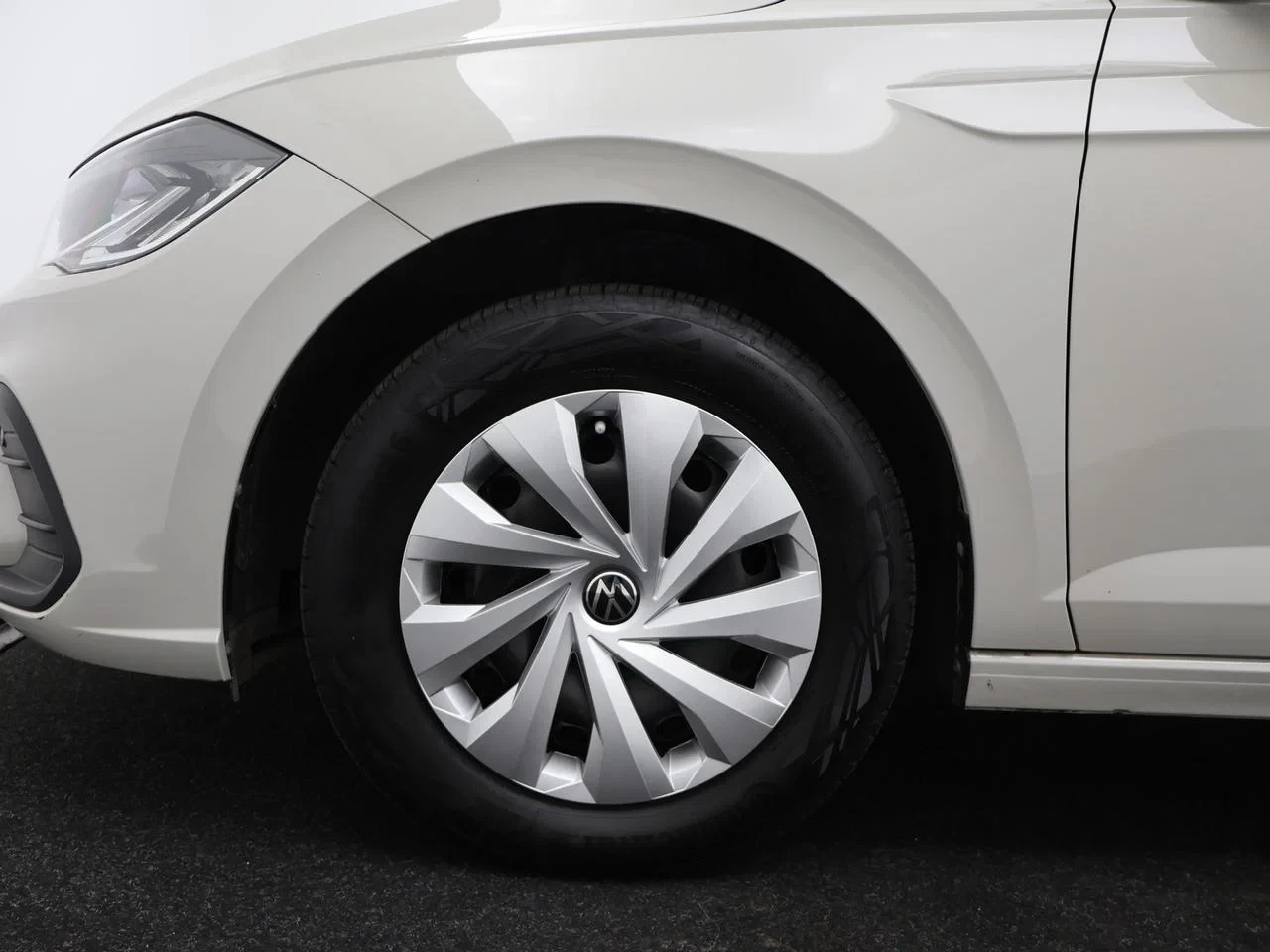Volkswagen-Polo-image-15