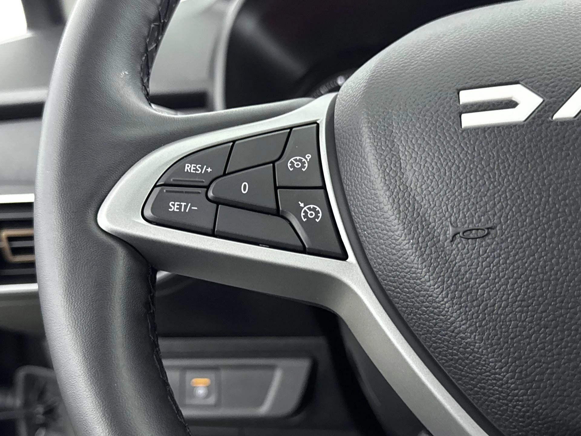 Dacia-Sandero Stepway-image-5