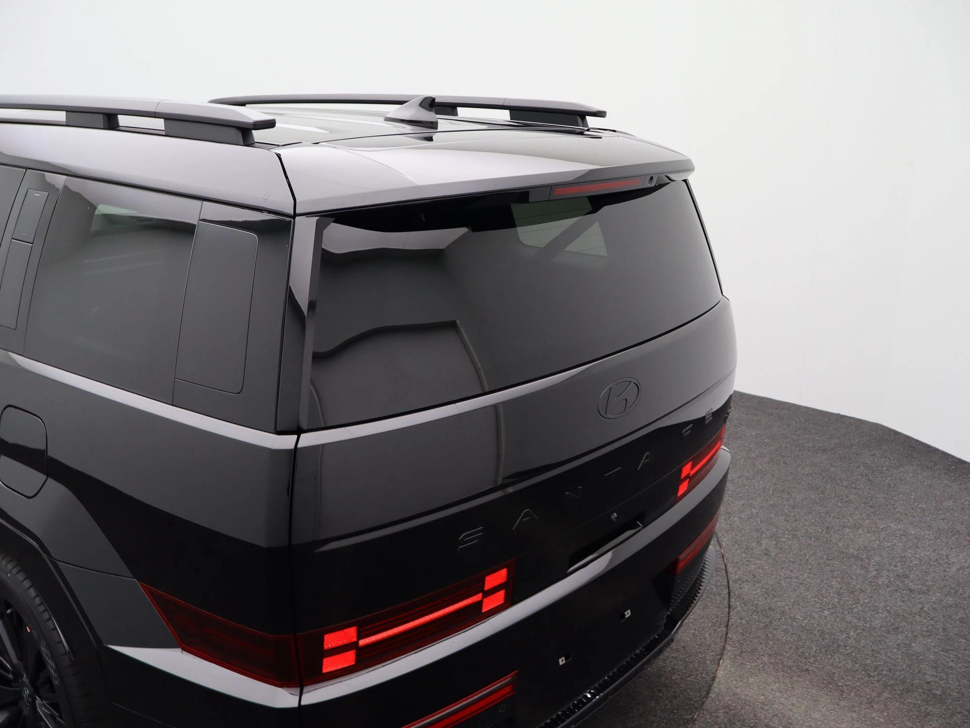 Hyundai-Santa Fe-image-45