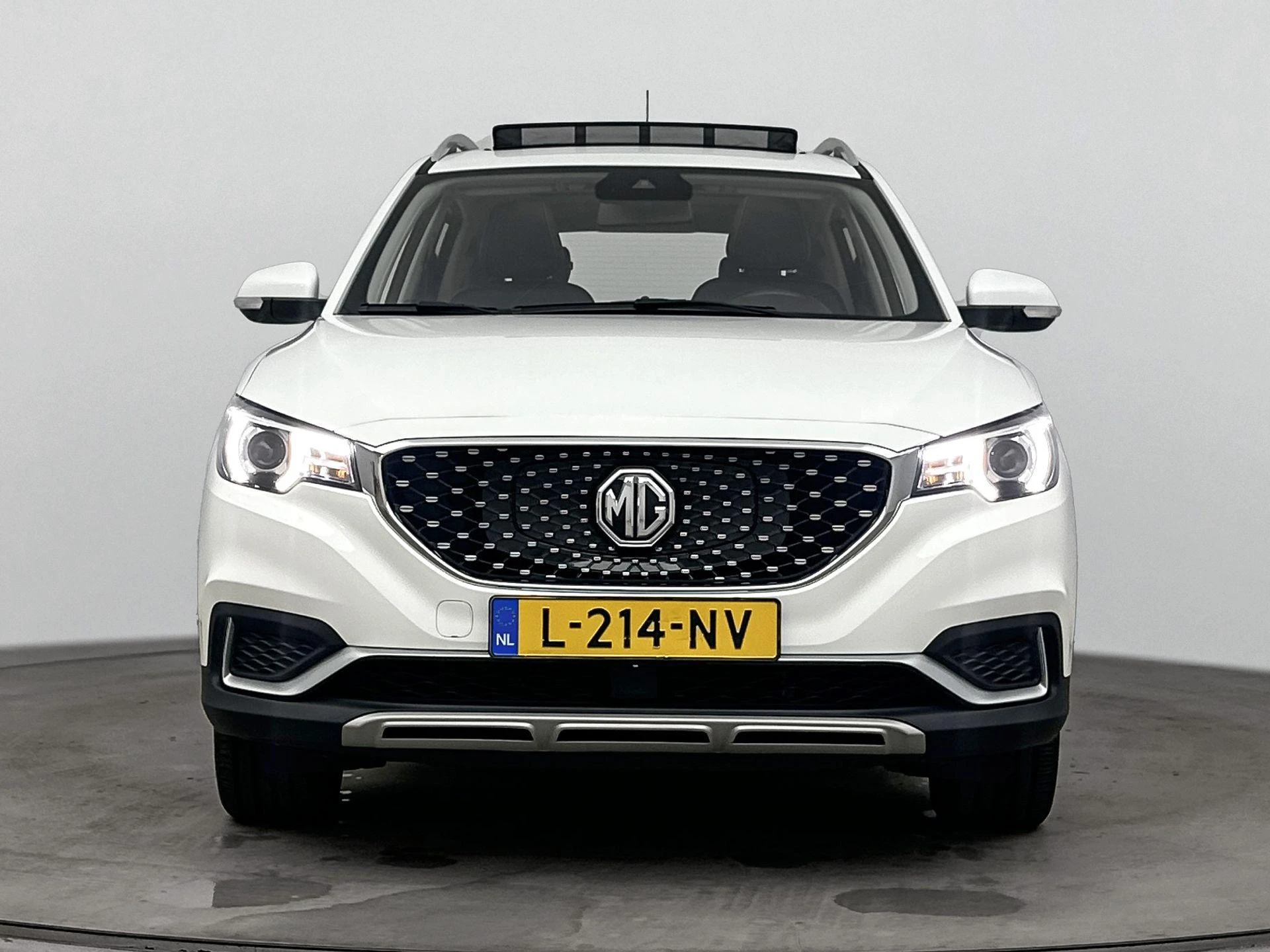 MG-ZS EV-image-4