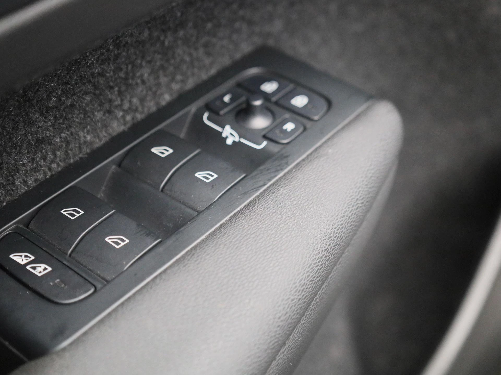 Volvo-XC40-image-30