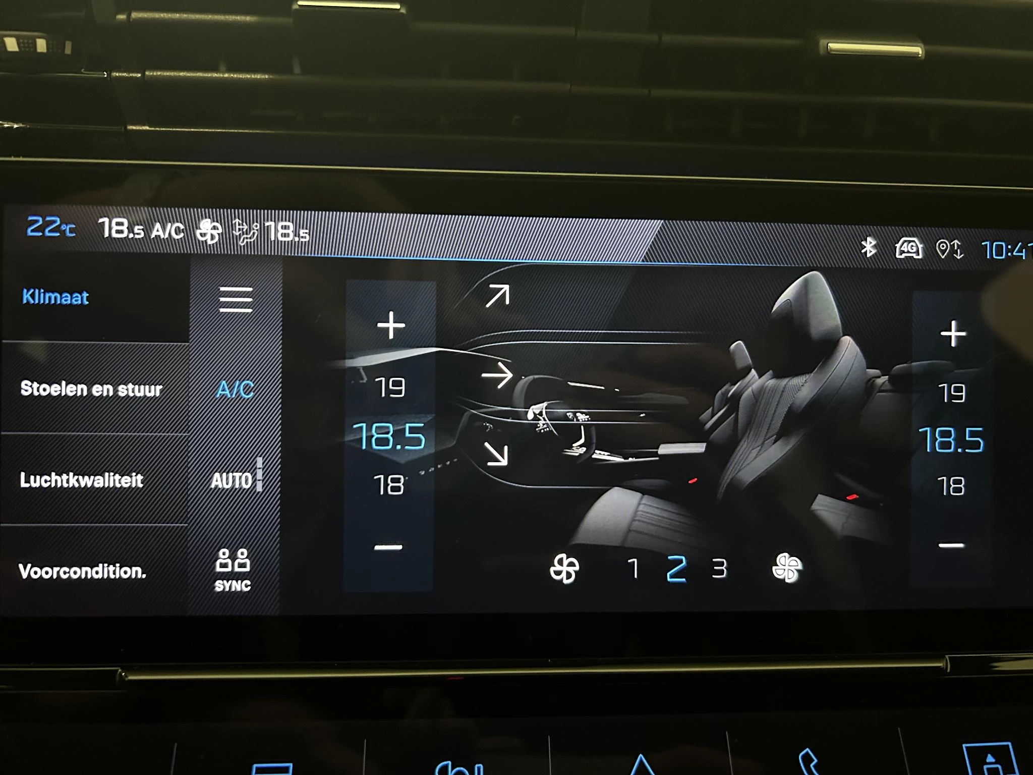 Peugeot e-308