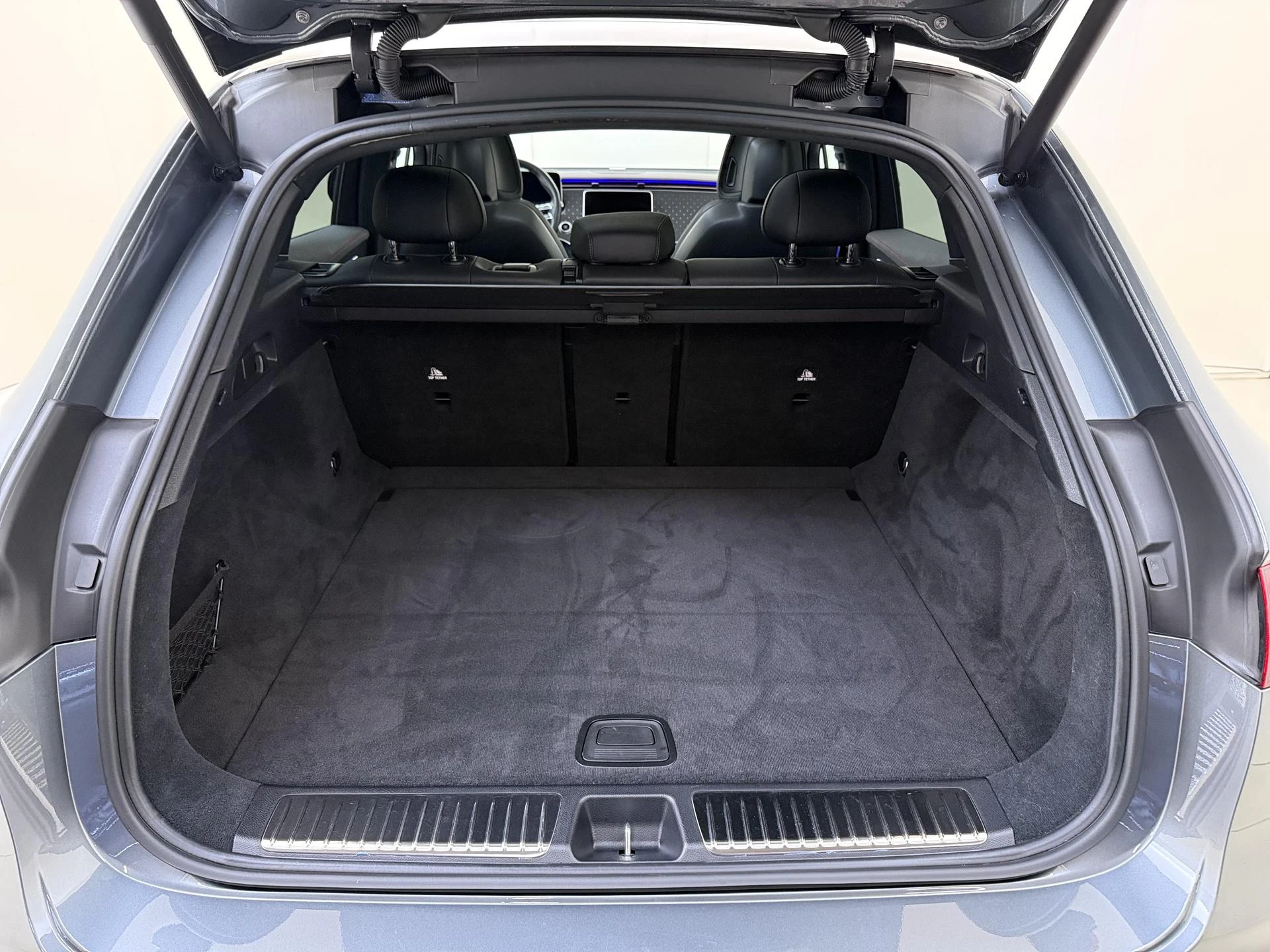 Mercedes-Benz-EQE-image-31