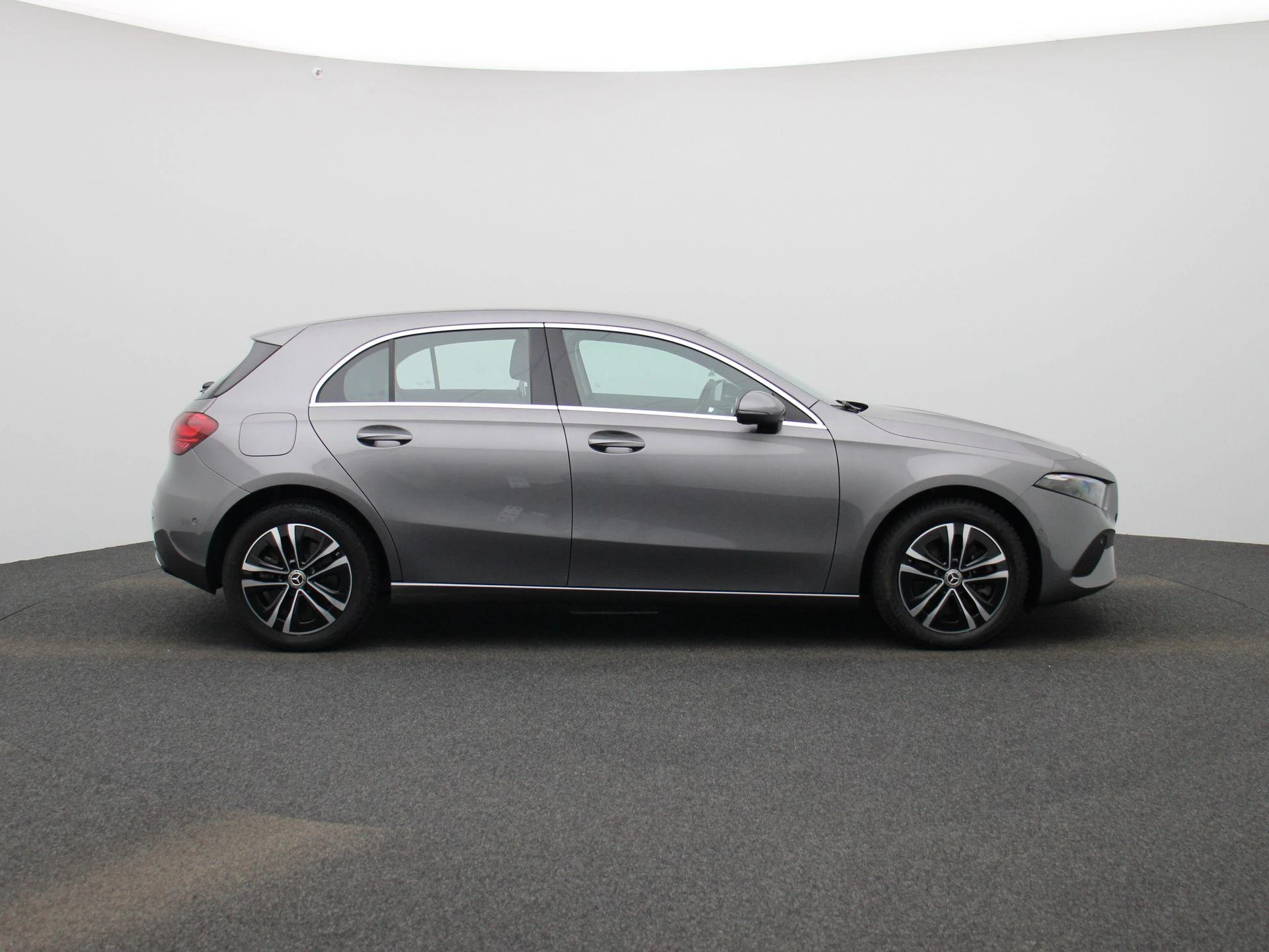 Mercedes-Benz-A-Klasse-image-5