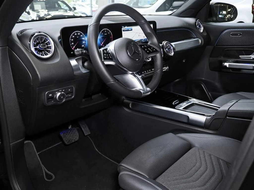 Mercedes-Benz-GLB 200 d-image-8