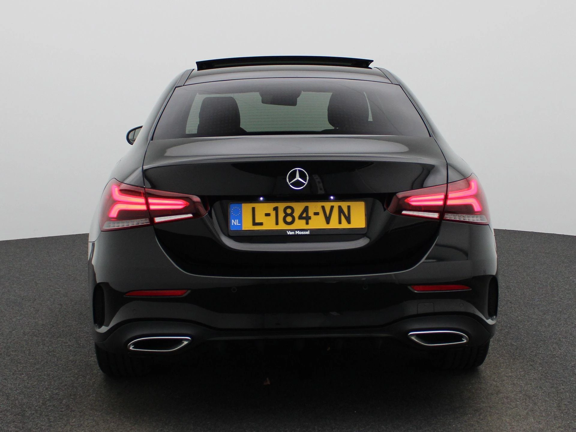 Mercedes-Benz-A-Klasse-image-4