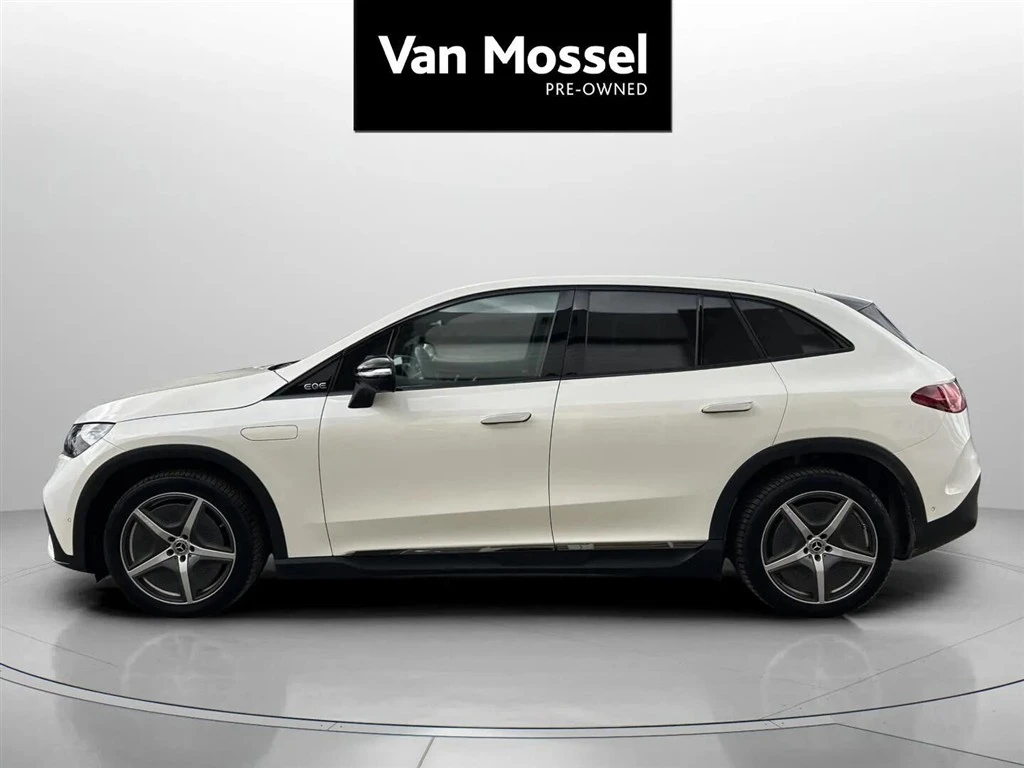 Mercedes-Benz-EQE-image-7