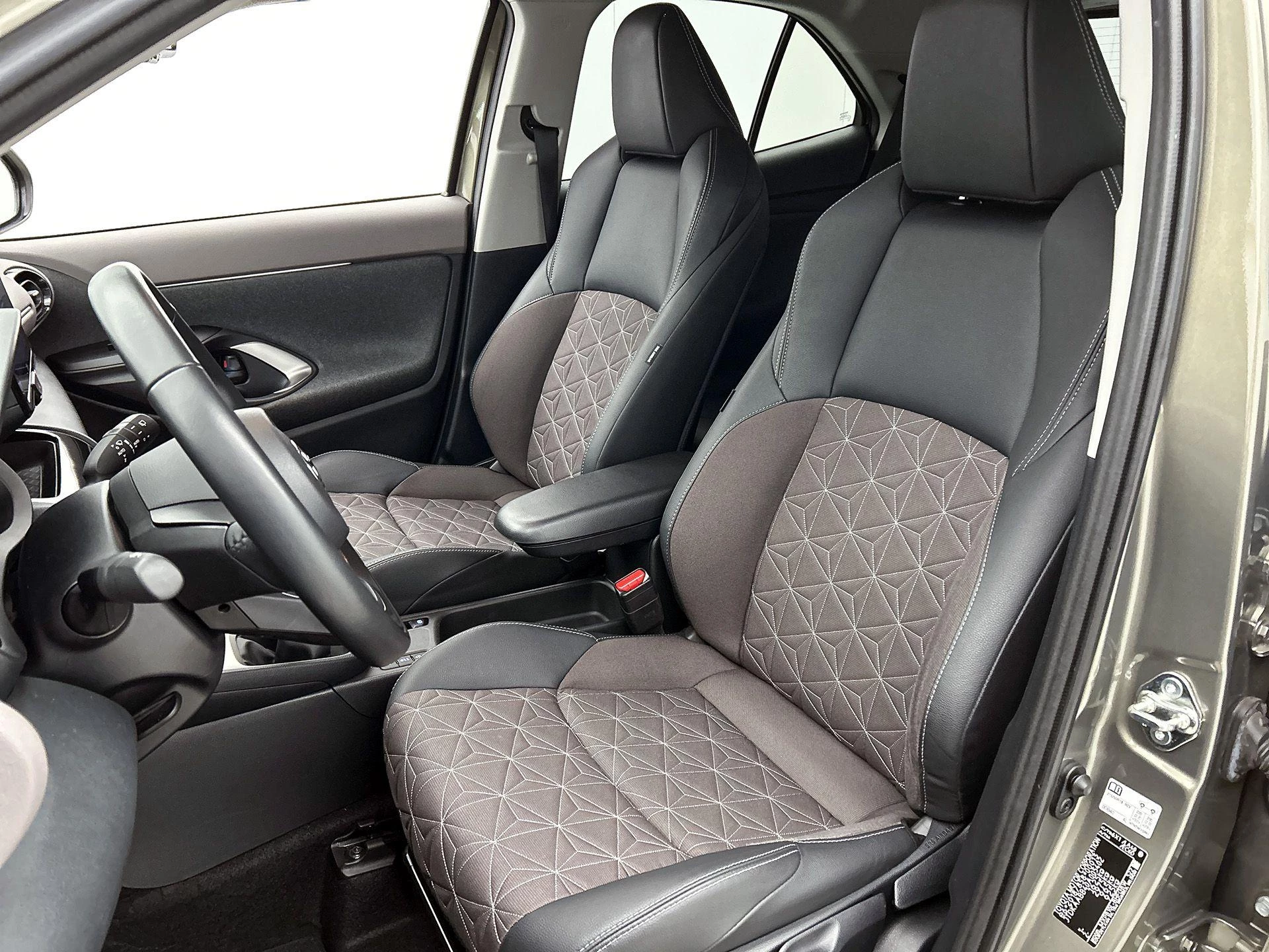 Toyota-Yaris Cross-image-36