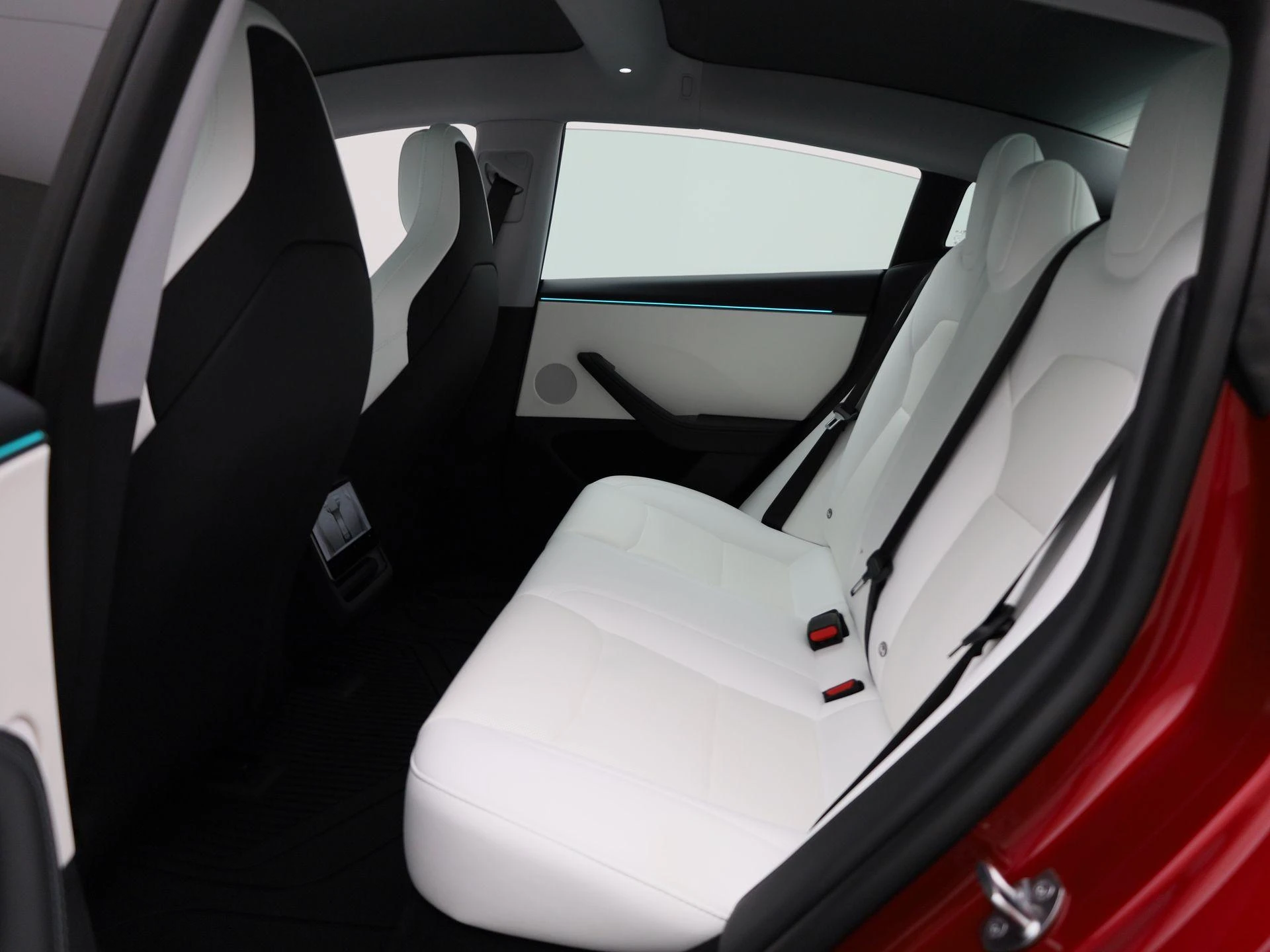 Tesla-Model 3-image-11