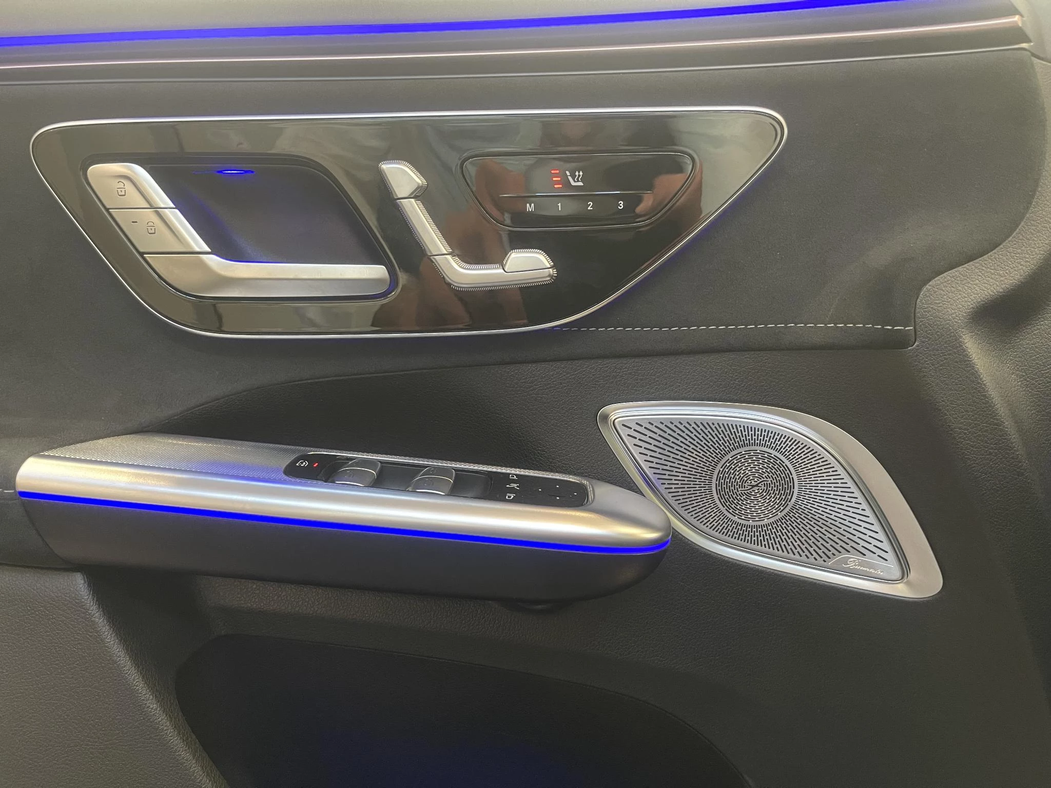 Mercedes-Benz-EQE-image-14