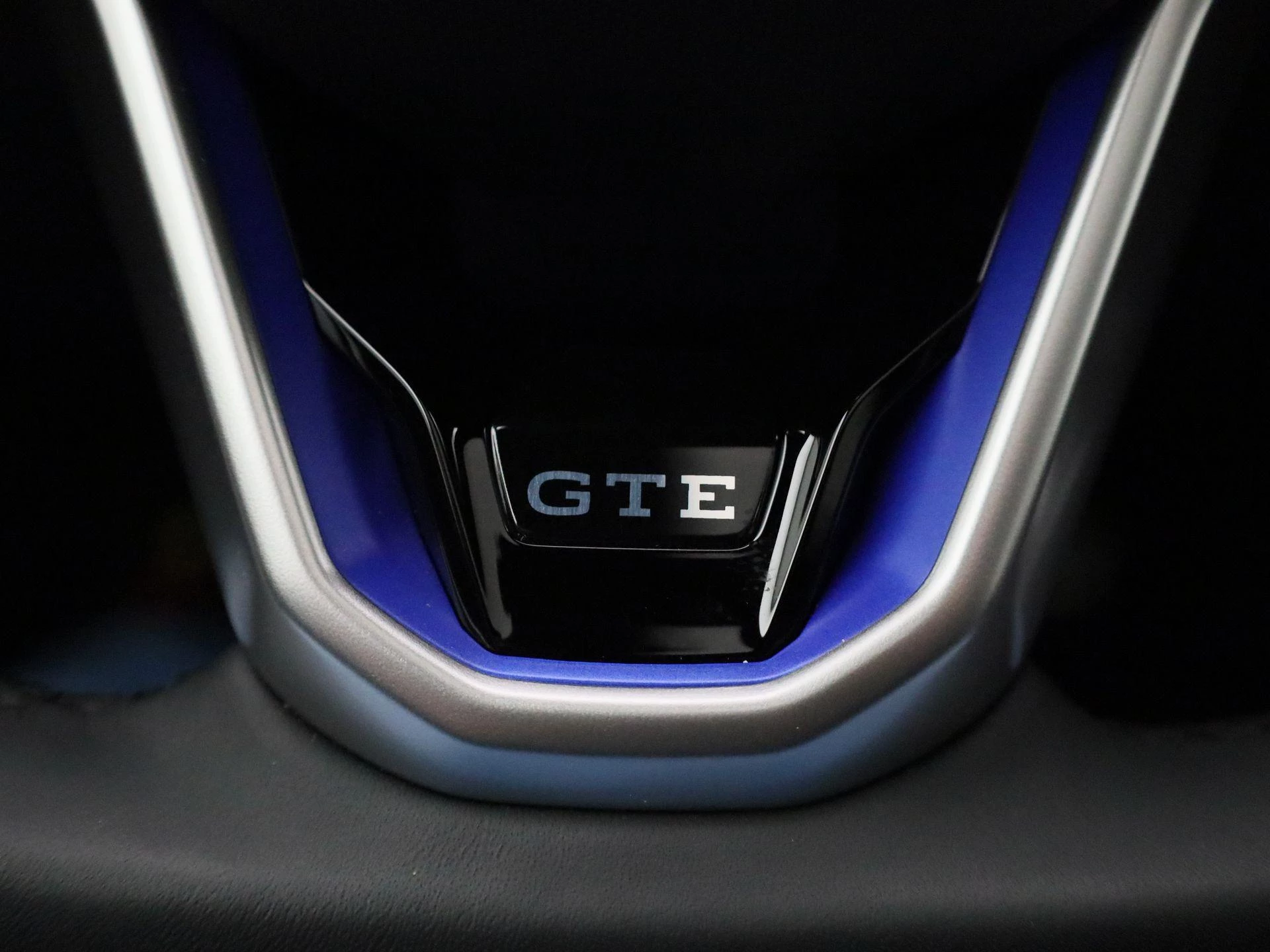 Volkswagen-Golf-image-21