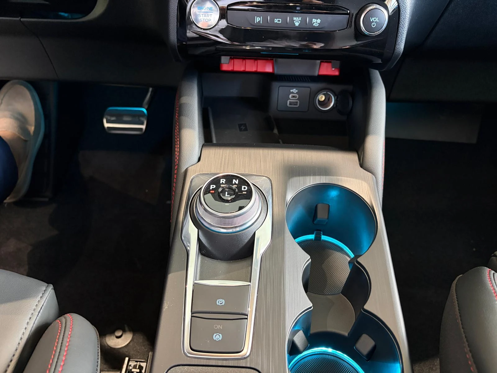 Ford-Kuga-image-18