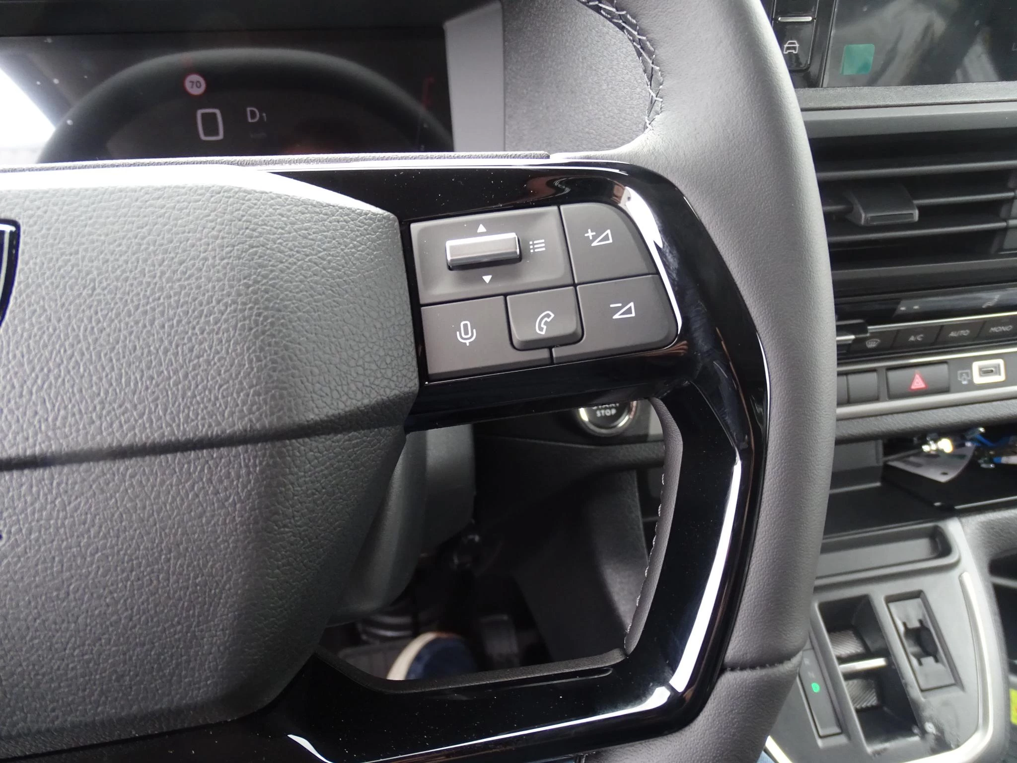 Peugeot-Expert-image-25