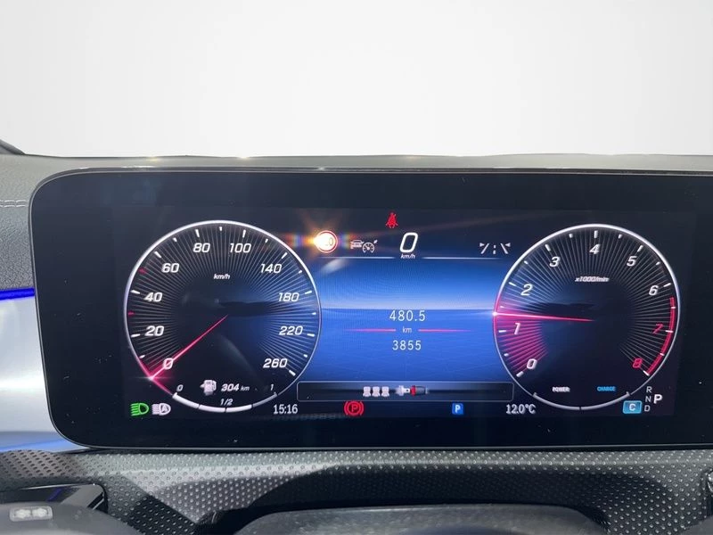 Mercedes-Benz-CLA-image-14