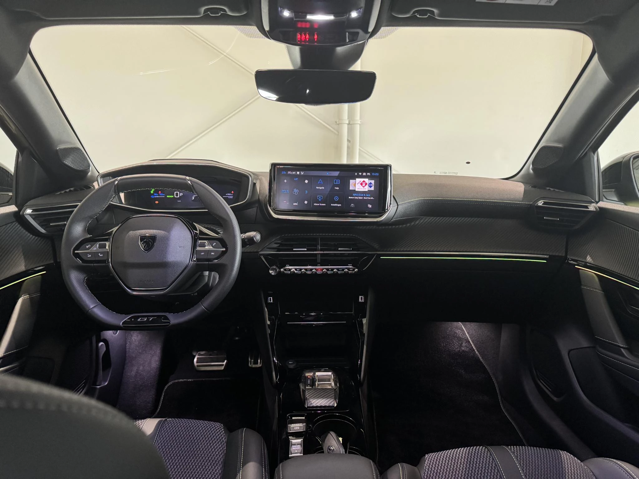 Peugeot-e-208-image-9