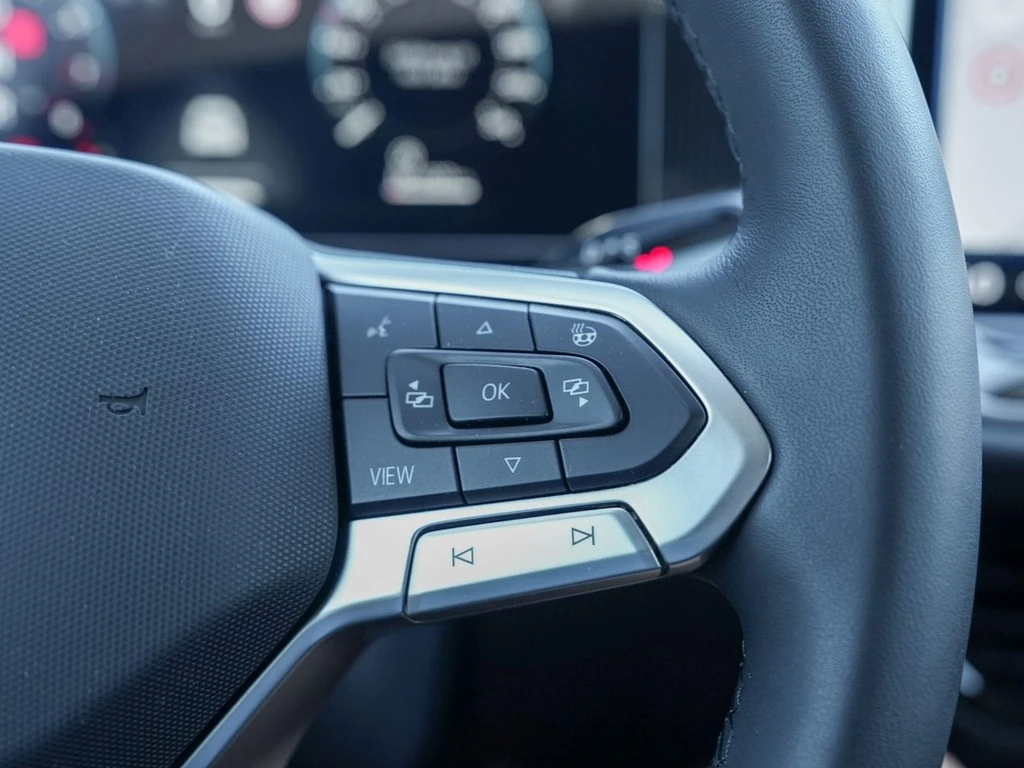 Volkswagen-Passat-image-16