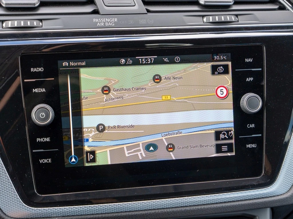Volkswagen-Touran-image-10