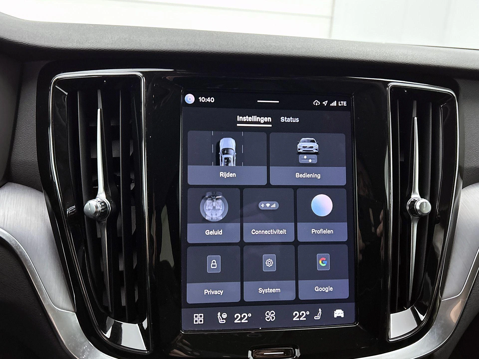 Volvo-V60-image-12
