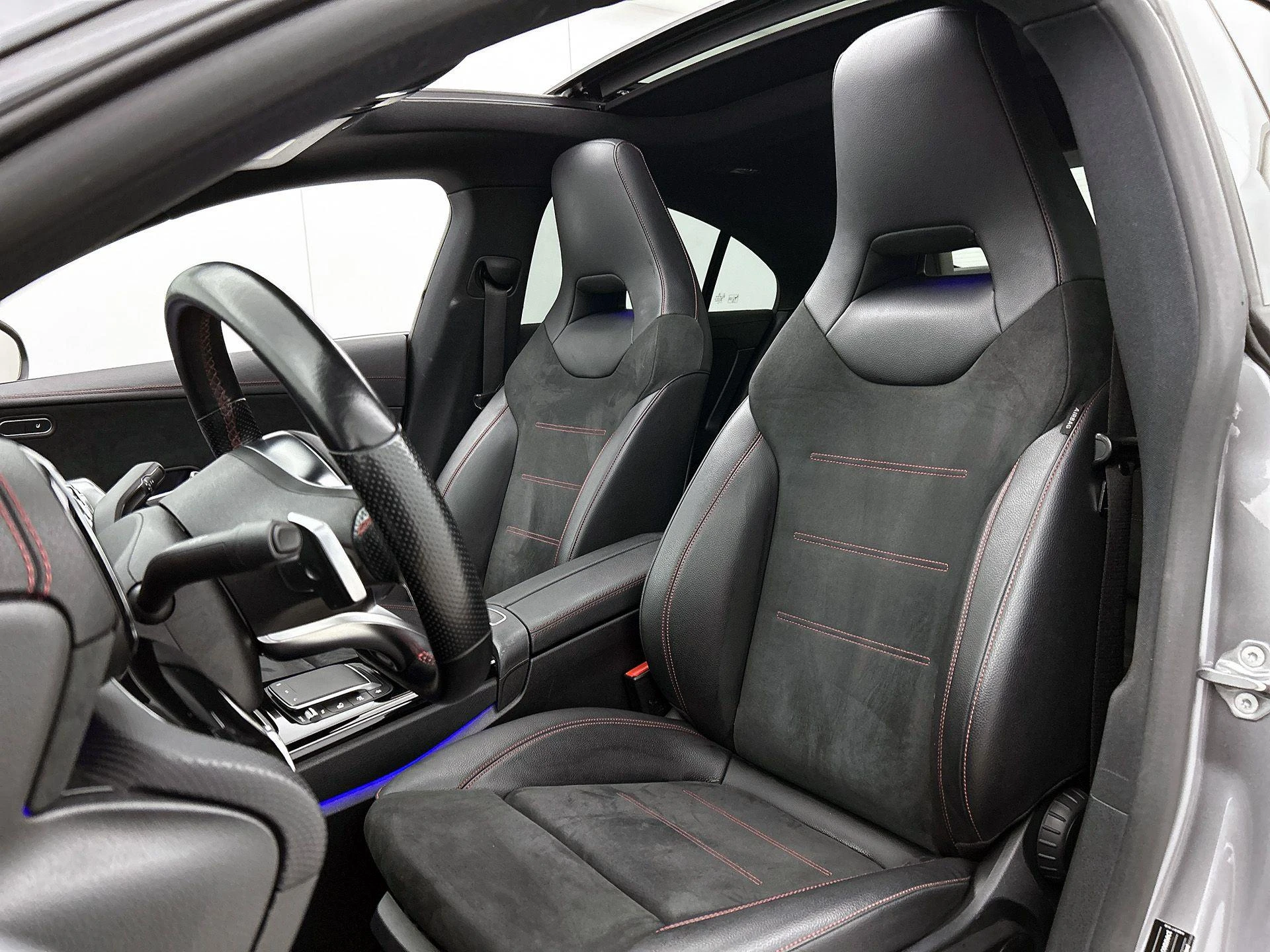 Mercedes-Benz-CLA-image-40