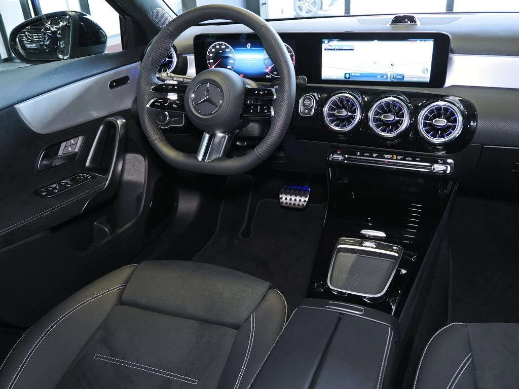 Mercedes-Benz-A-Klasse 200-image-8