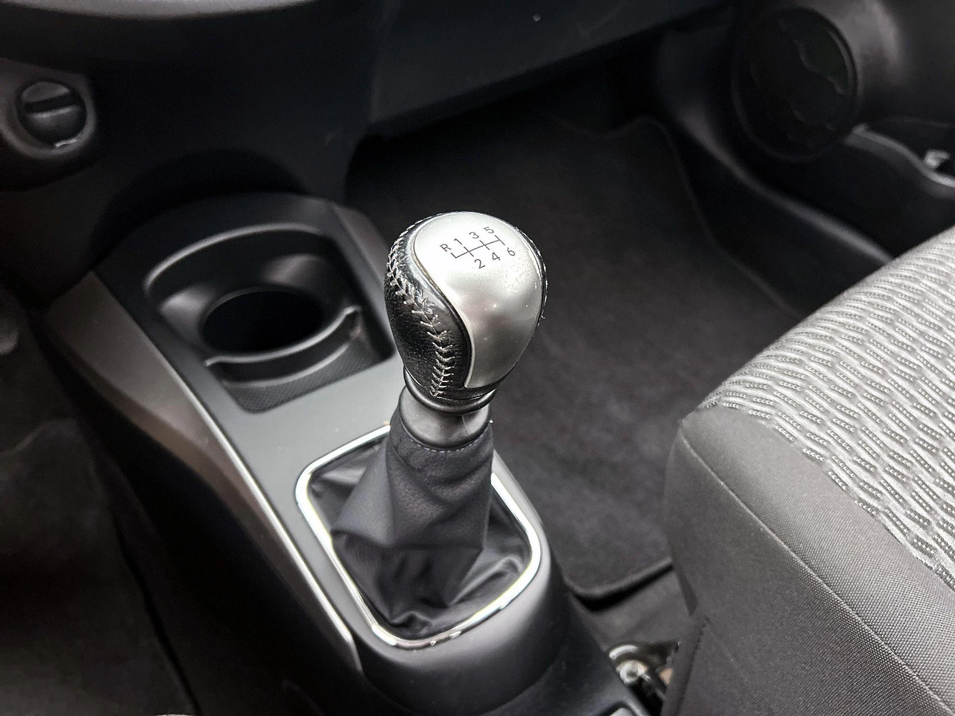 Toyota-Yaris-image-19