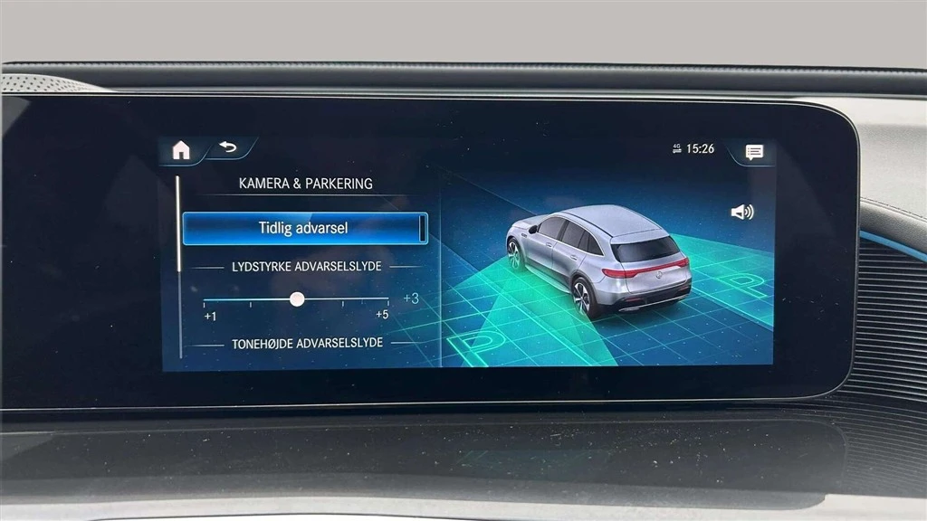 Mercedes-Benz-EQC-image-19