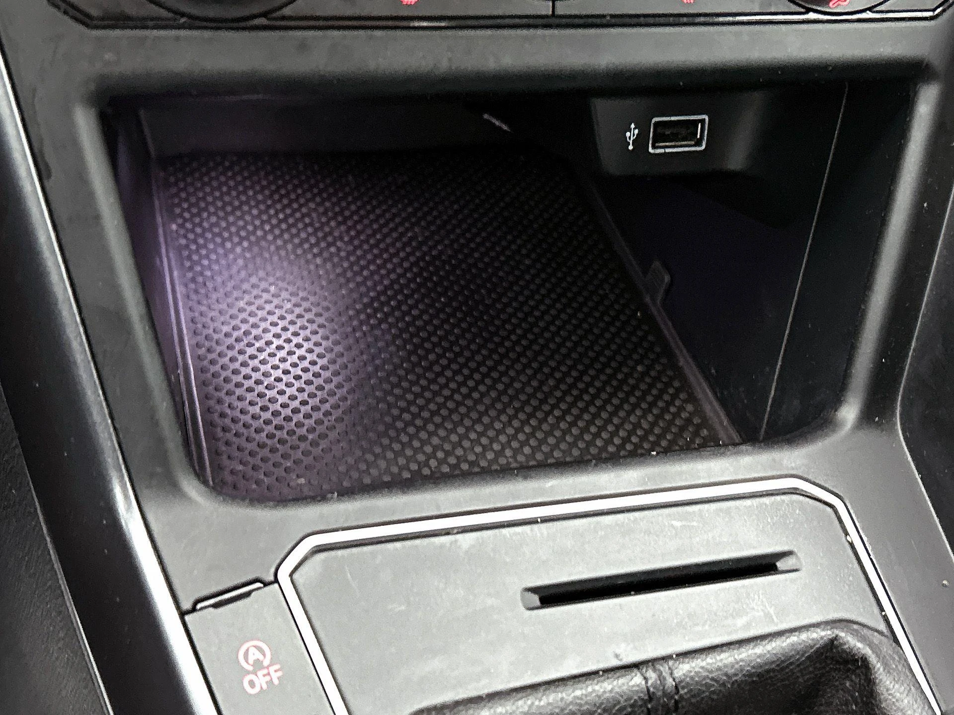 Volkswagen-Polo-image-29