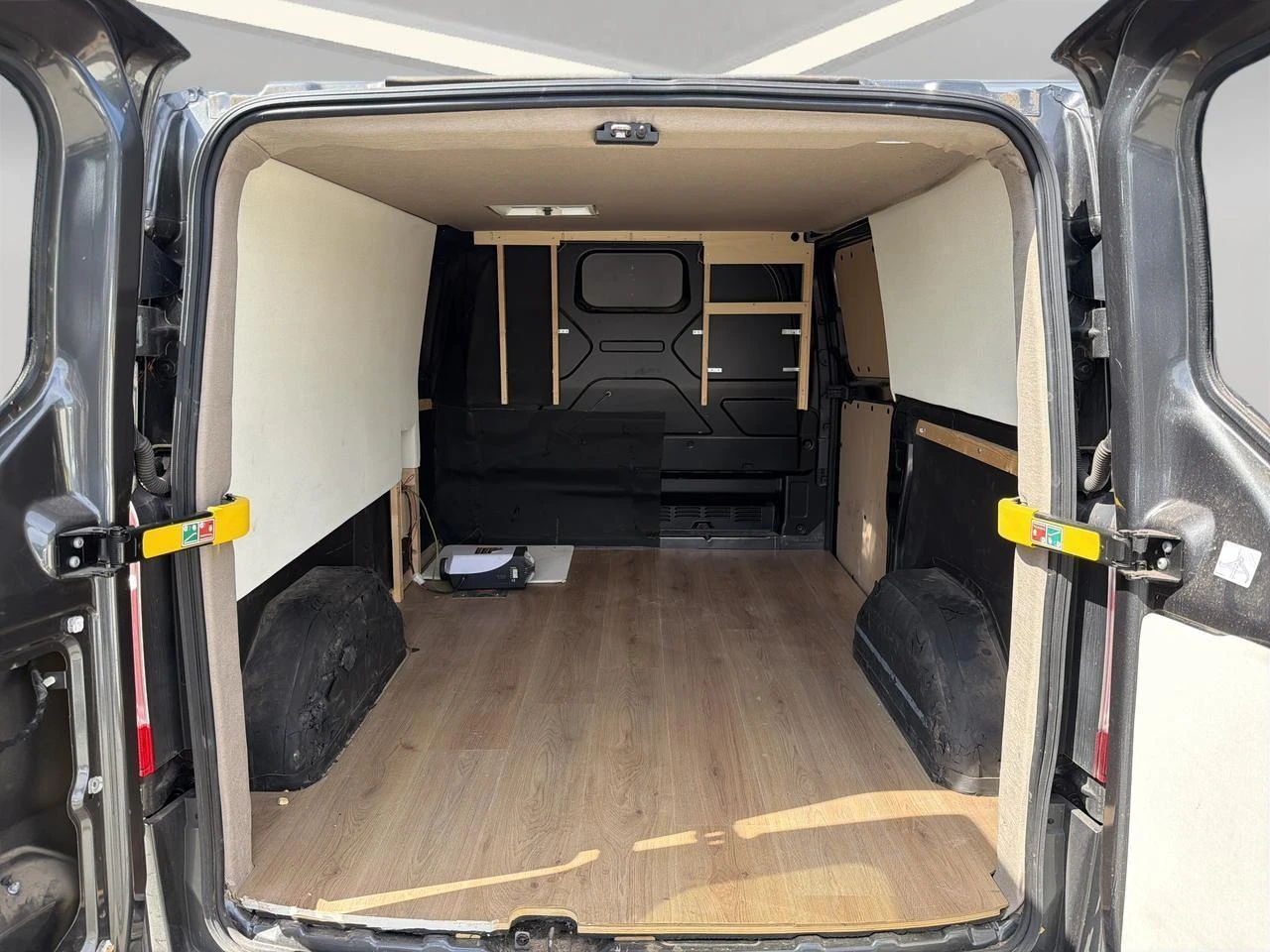Ford-Transit Custom-image-6