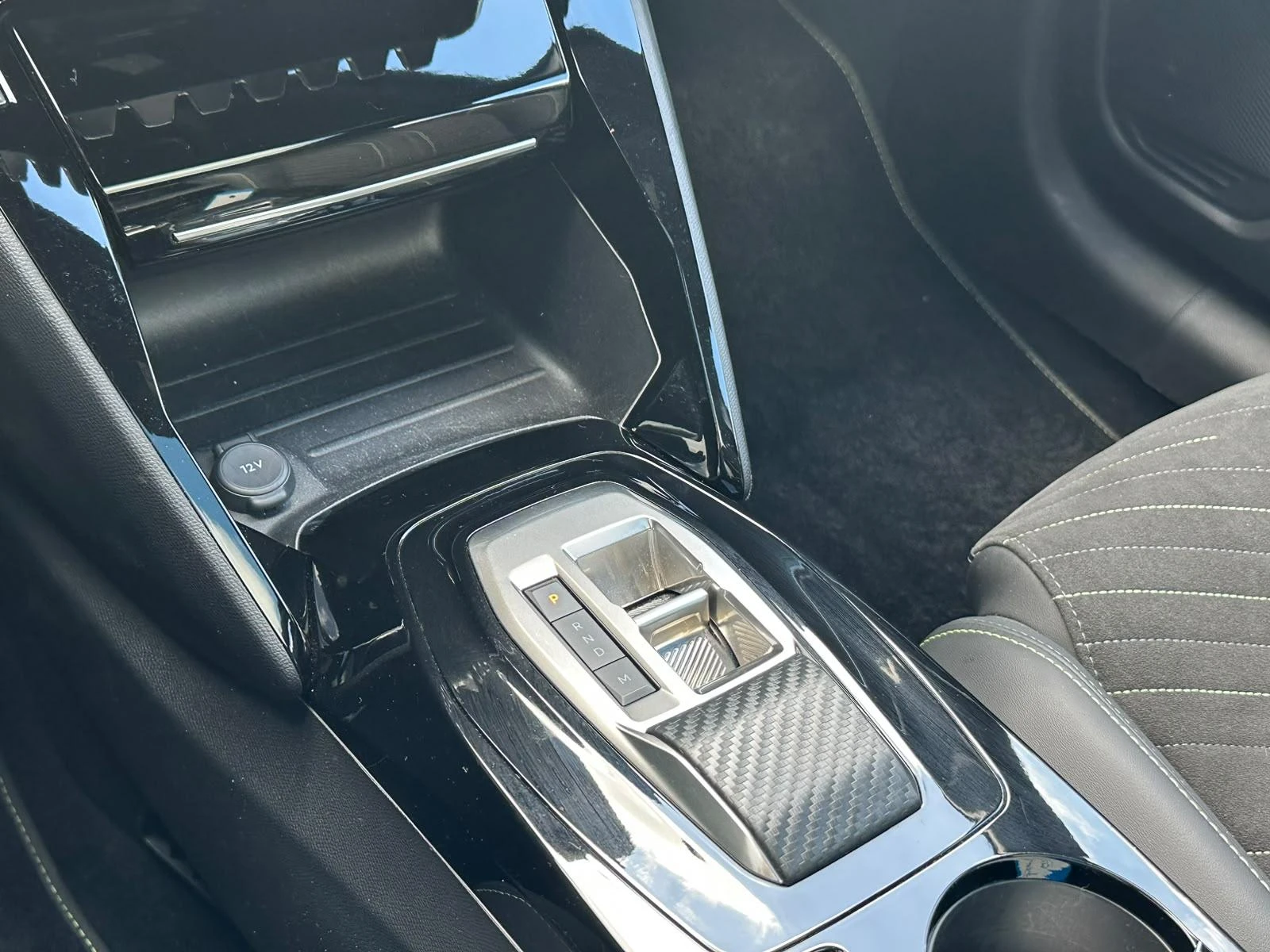 Peugeot-208-image-12