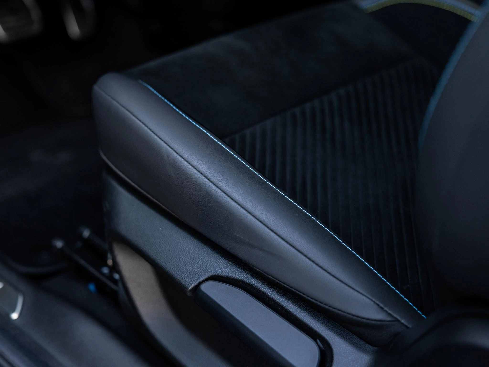 Abarth-500e-image-23