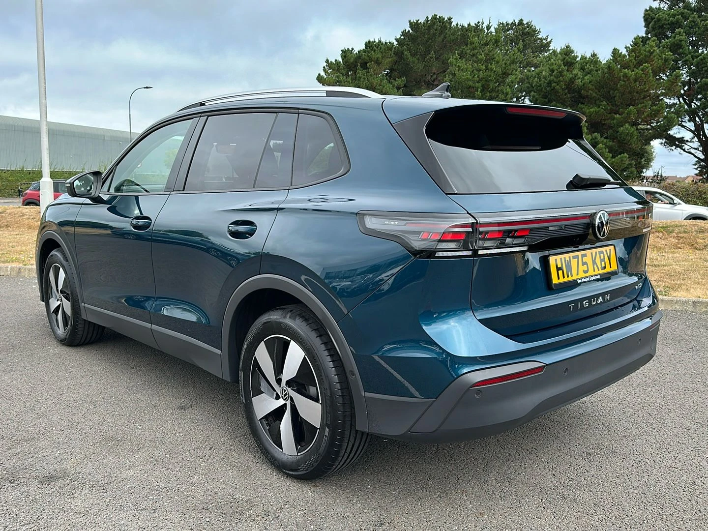 Volkswagen-Tiguan-image-2