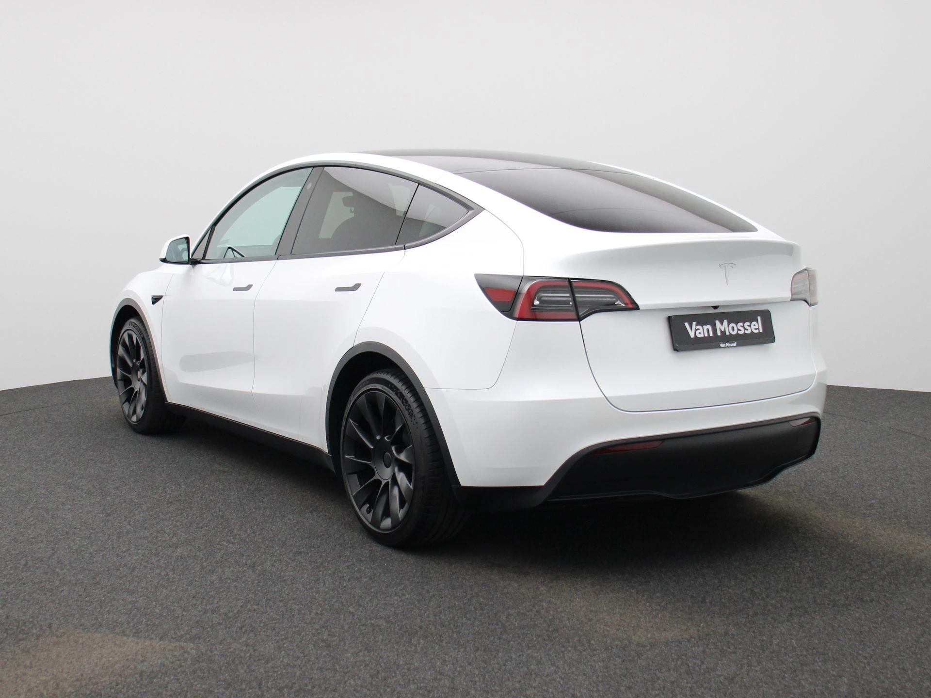 Tesla-Model Y-image-1