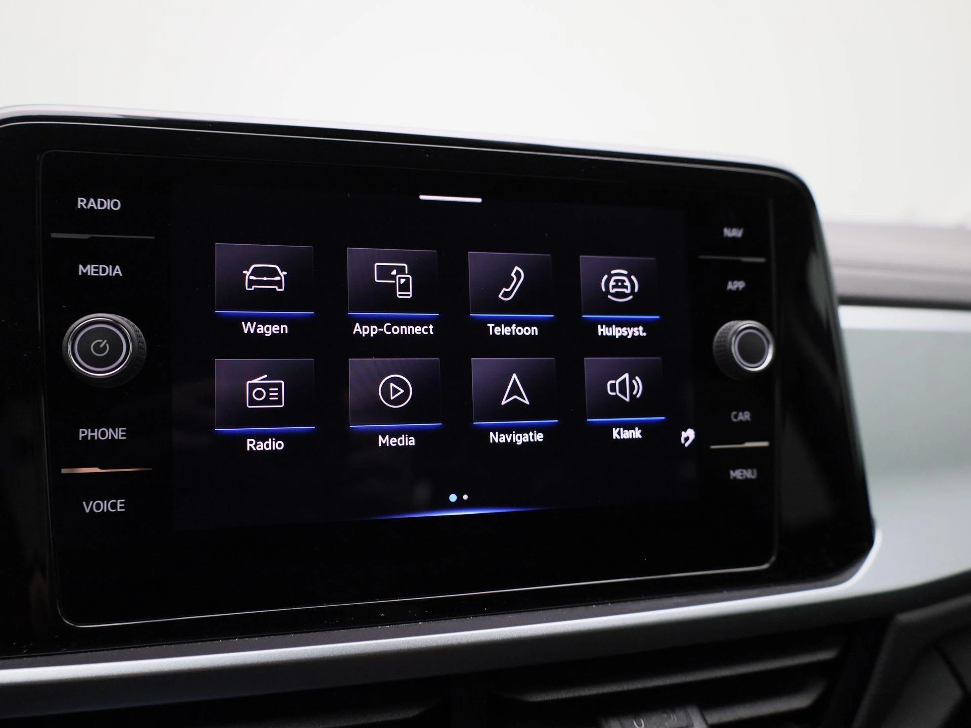Volkswagen-T-Roc-image-25