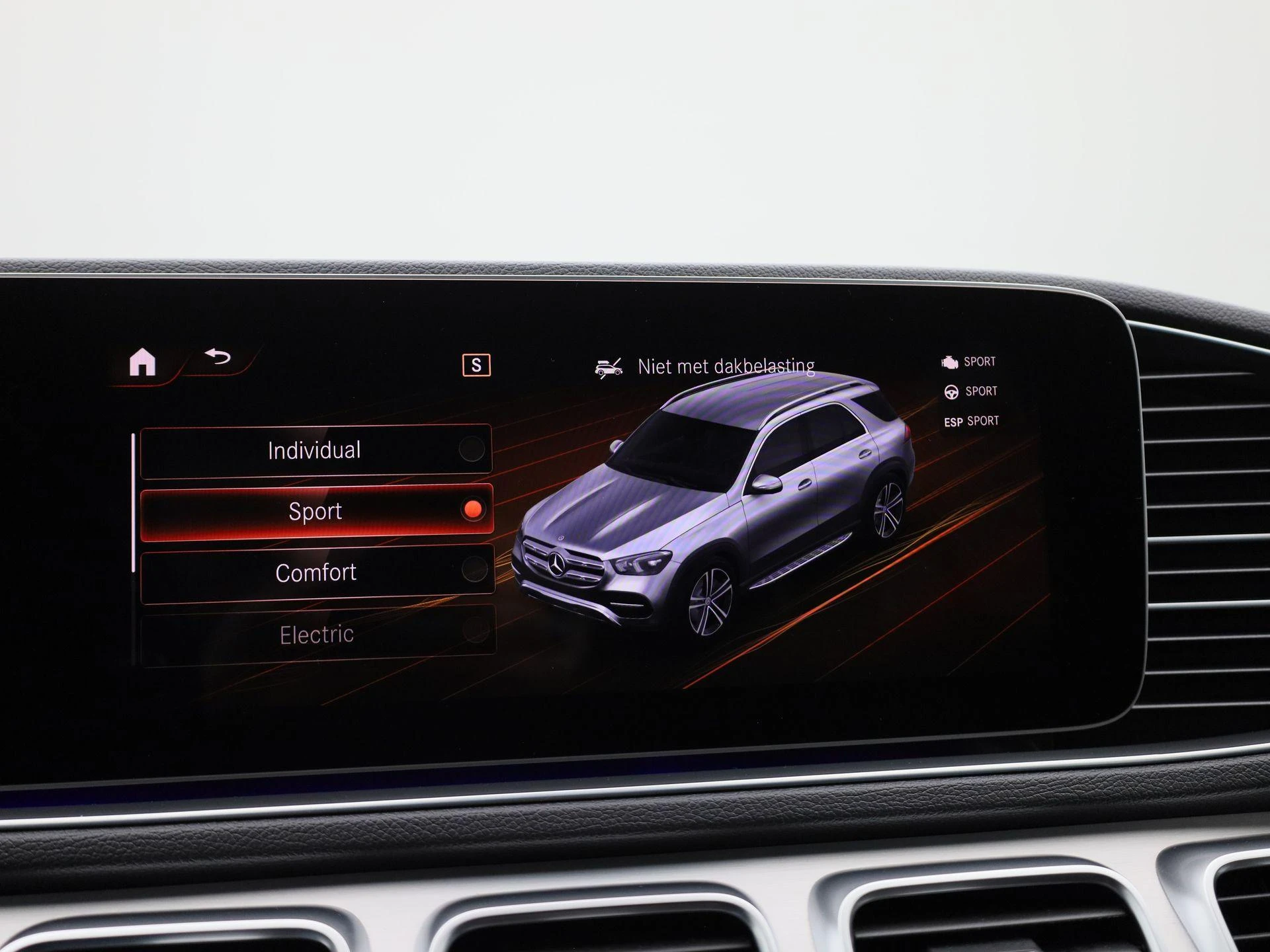 Mercedes-Benz-GLE-image-29