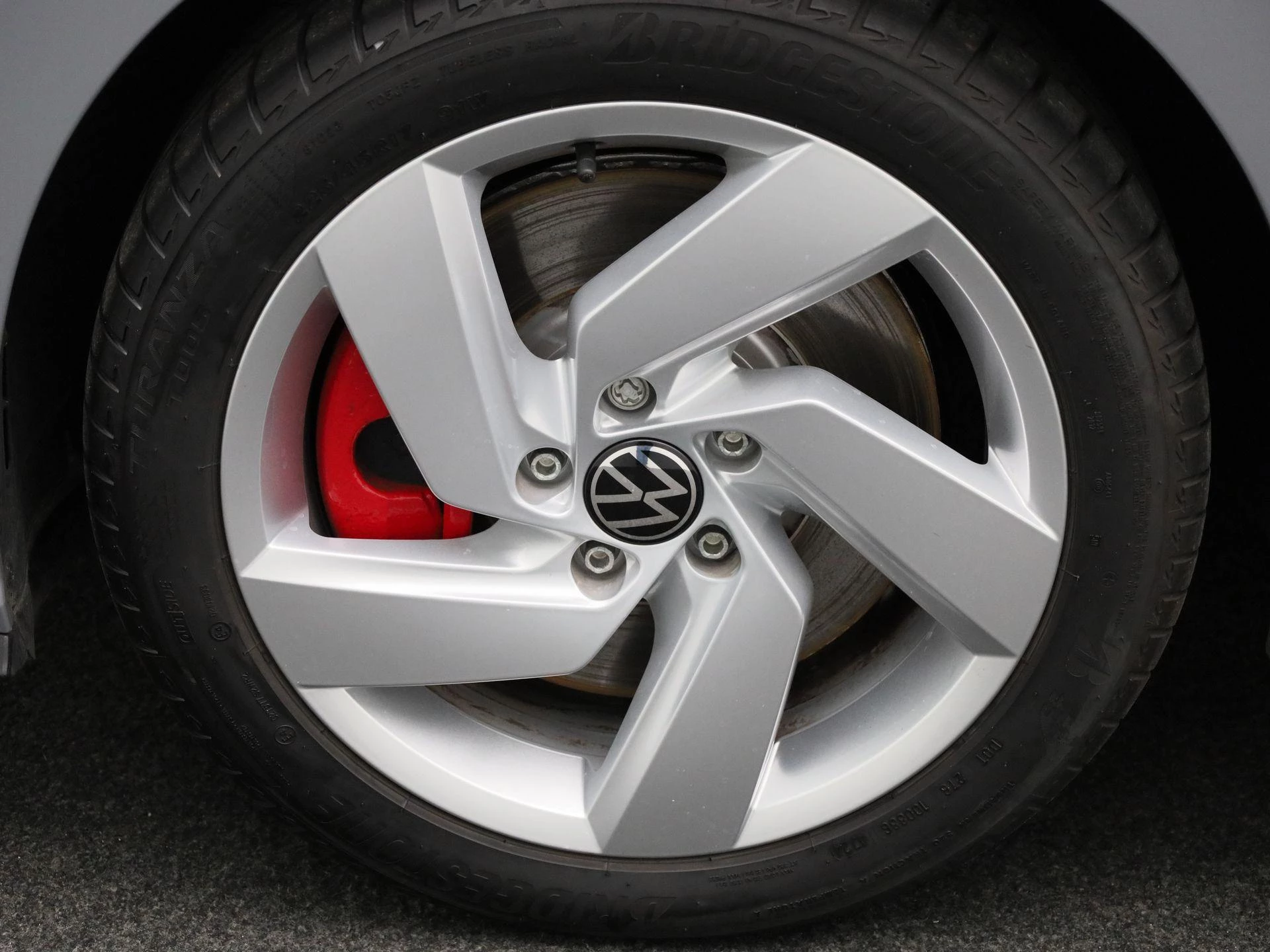 Volkswagen-Golf-image-13