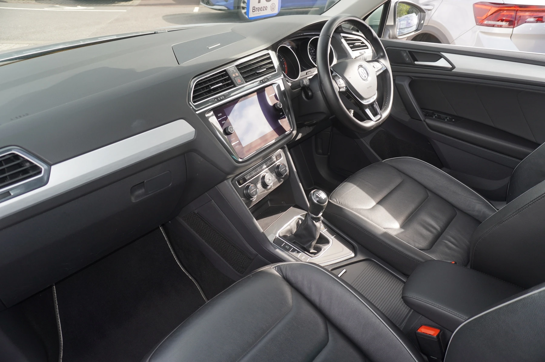 Volkswagen-Tiguan-image-1