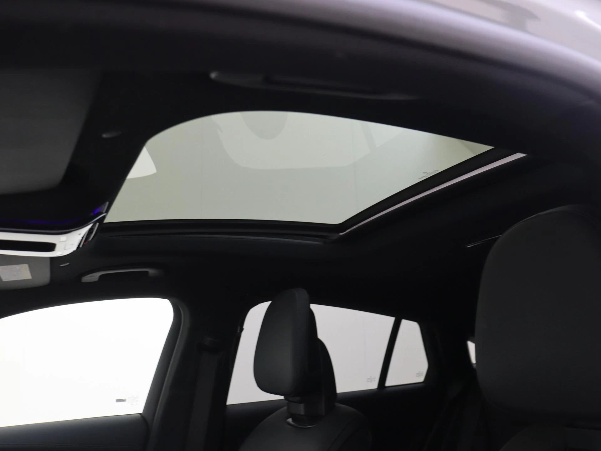 Mercedes-Benz-GLC-image-24