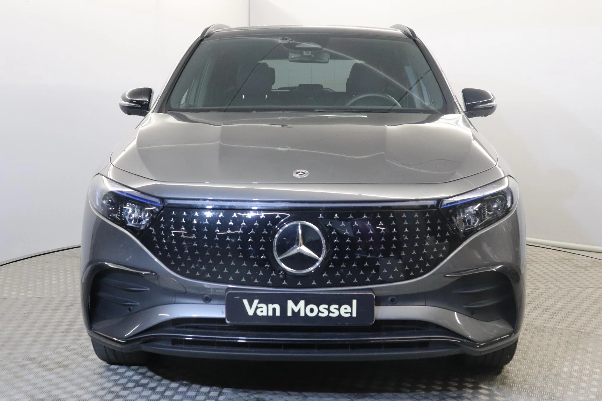 Mercedes-Benz-EQA-image-14