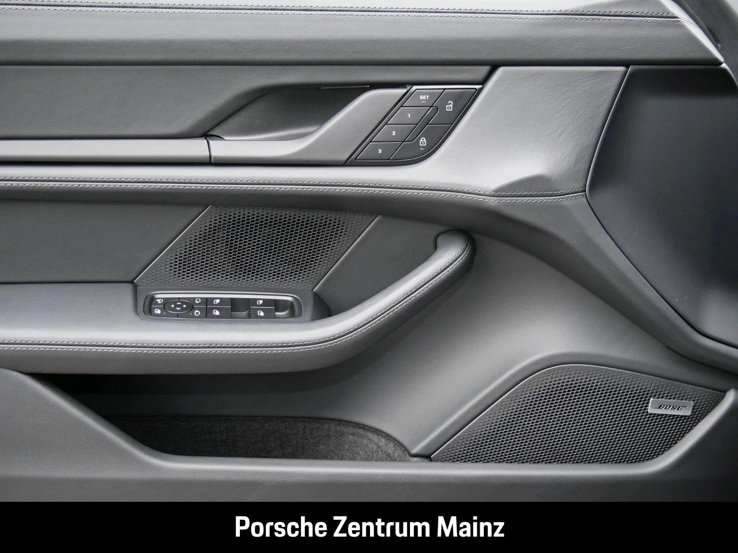 Porsche Taycan Sport Turismo Black Edition NW ZUM HAUSPR black edition