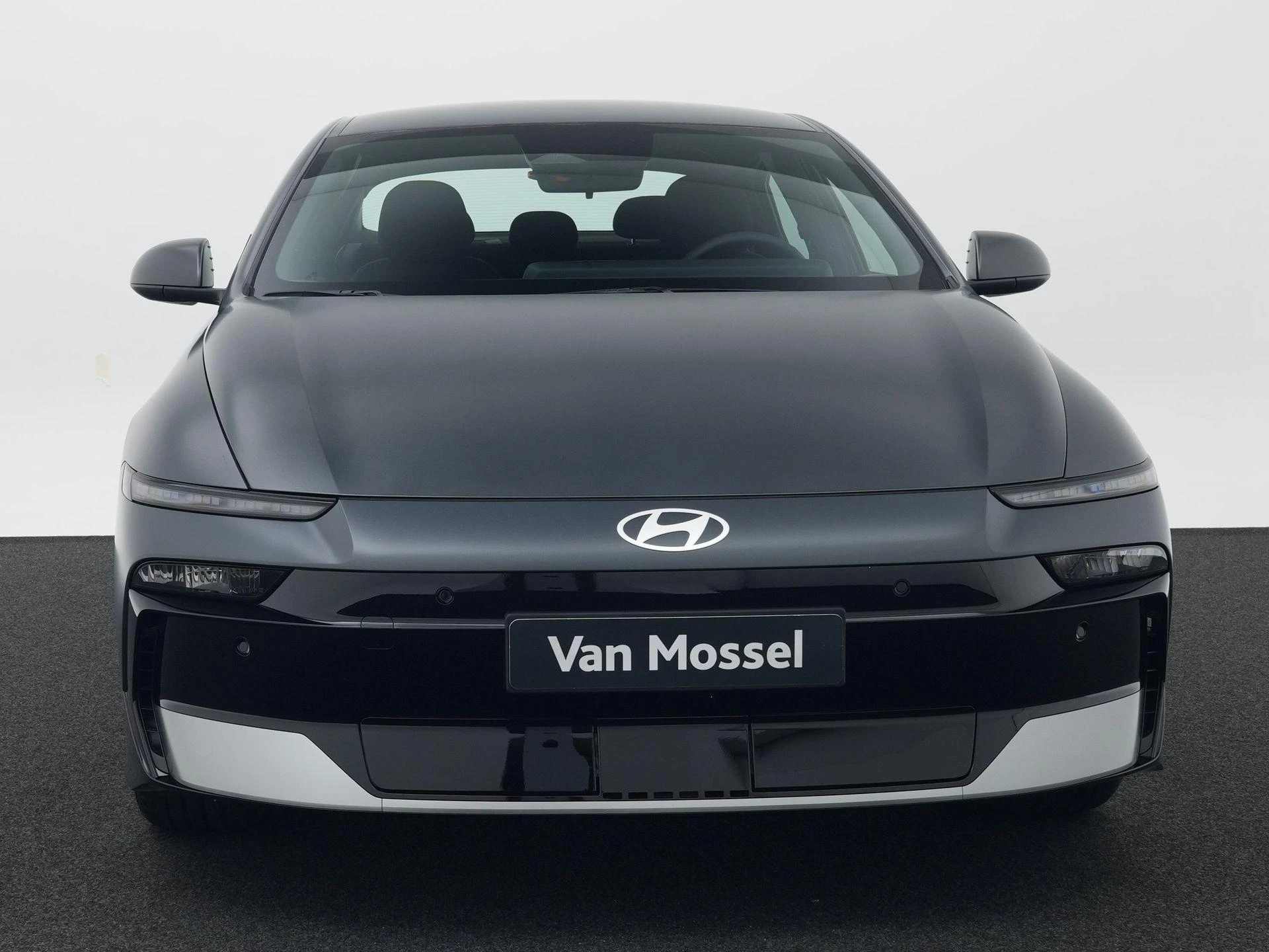 Hyundai-IONIQ 6-image-3