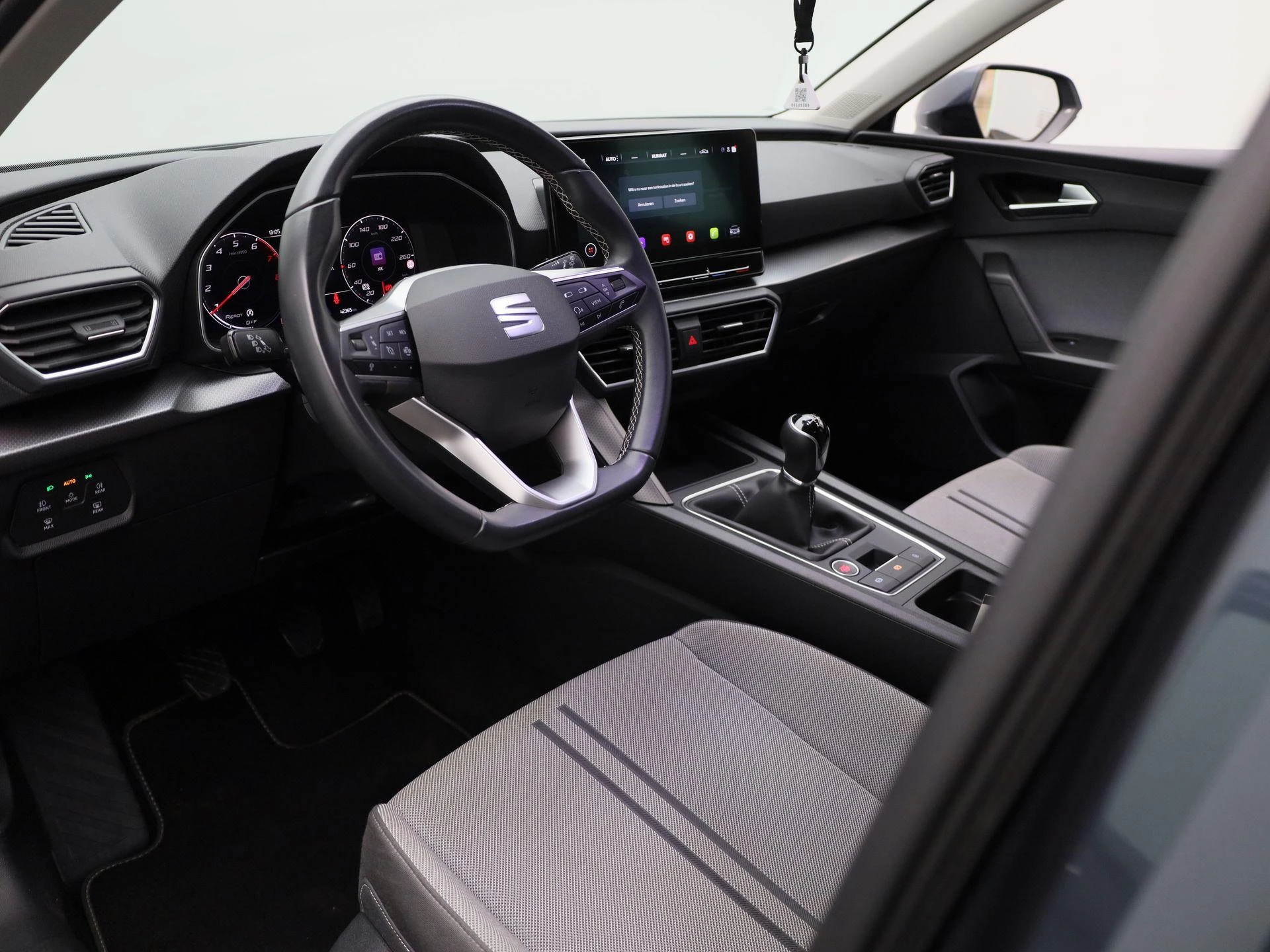 SEAT-Leon-image-14