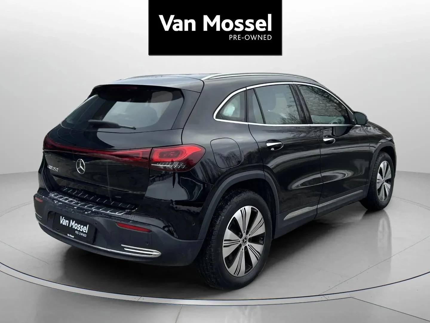 Mercedes-Benz-EQA-image-4